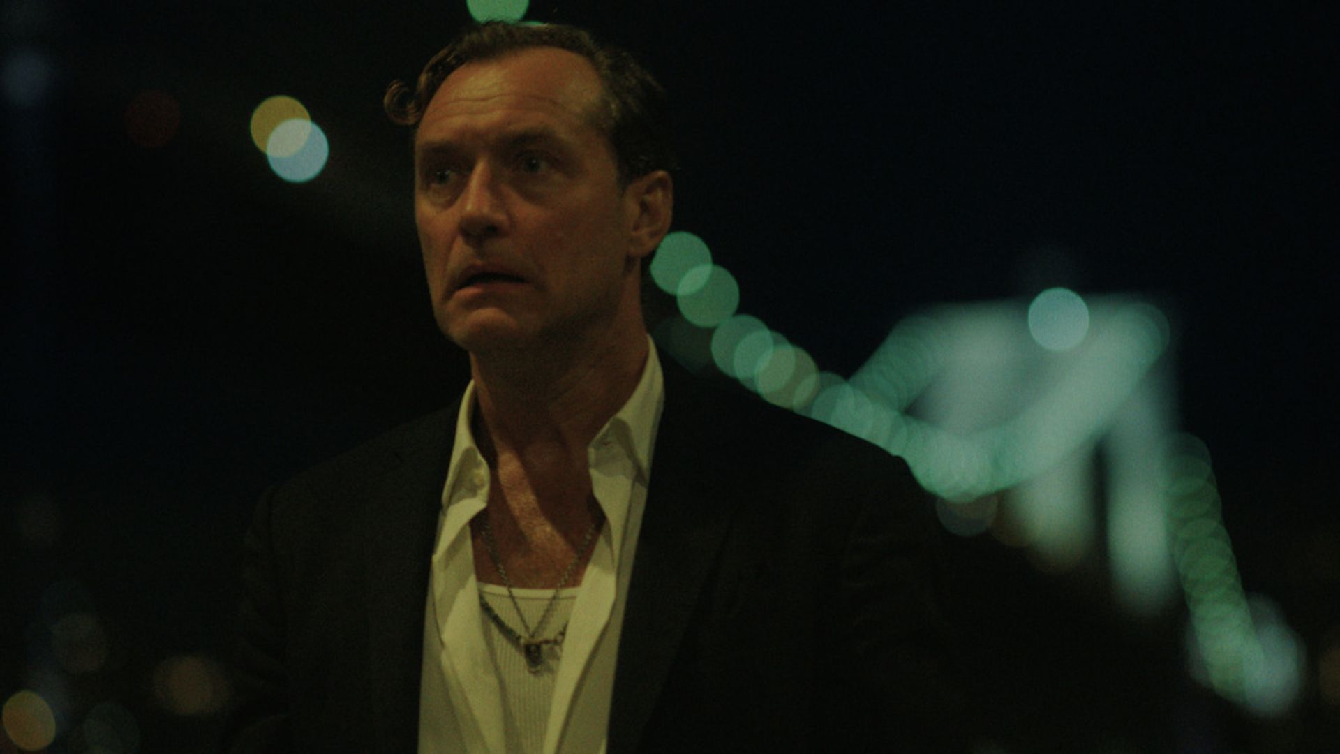 Black Rabbit star Jude Law opens up about working with Jason Bateman (Image via Netflix)