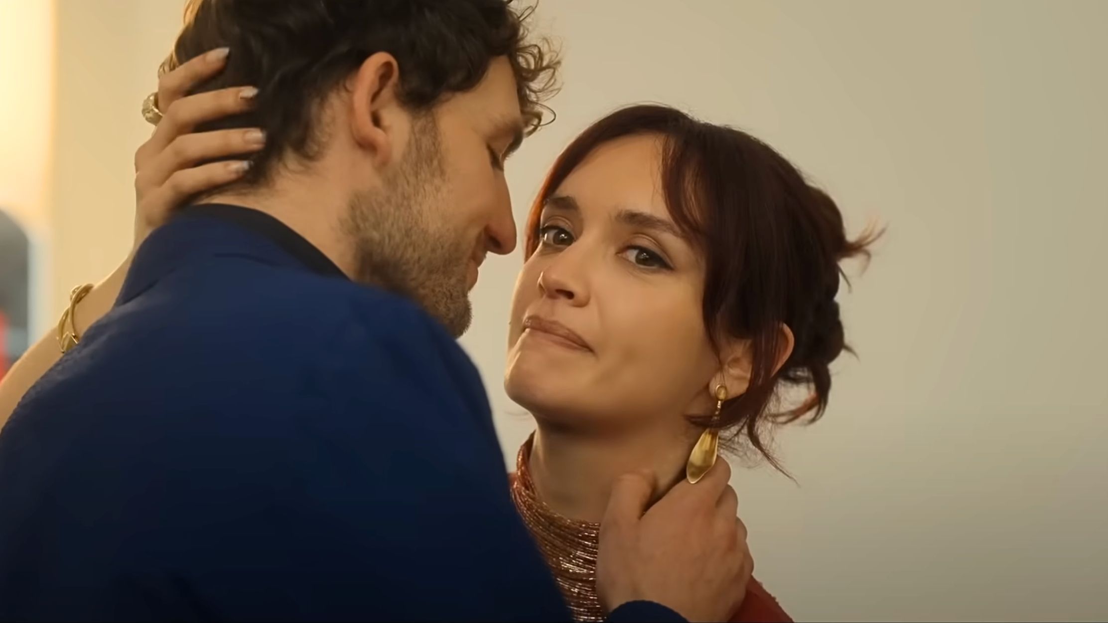 Olivia Cooke plays Cherry, the Girlfriend (Image via YouTube/Prime Video)