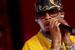 Who is Jackie Chan's wife? Meet Joan Lin