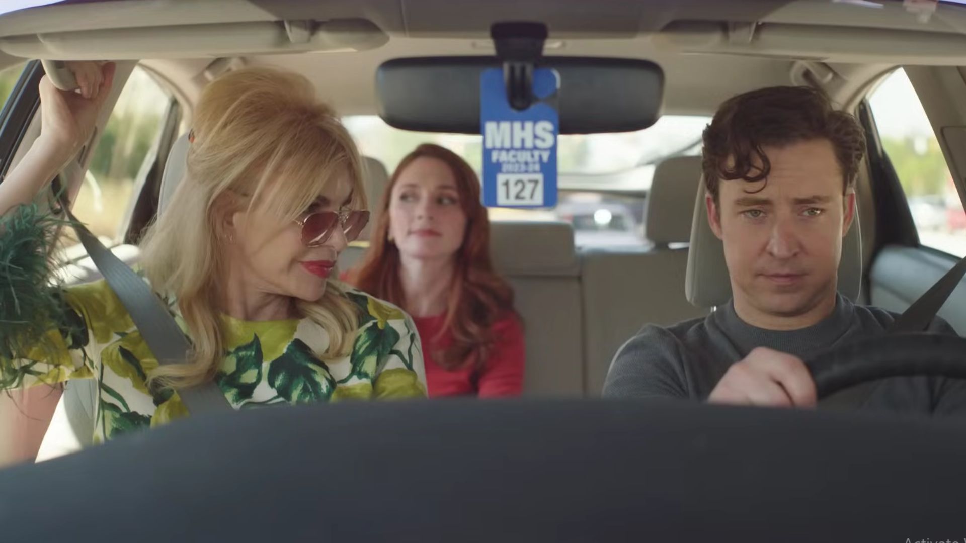 Evan with his mother and Gwen (Screenshot from YouTube/@FX Networks)