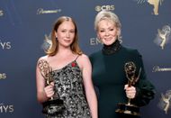 Hannah Einbinder poses alongside Jean Smart at the 77th Primetime Emmy Awards Press Room. Image via Getty.