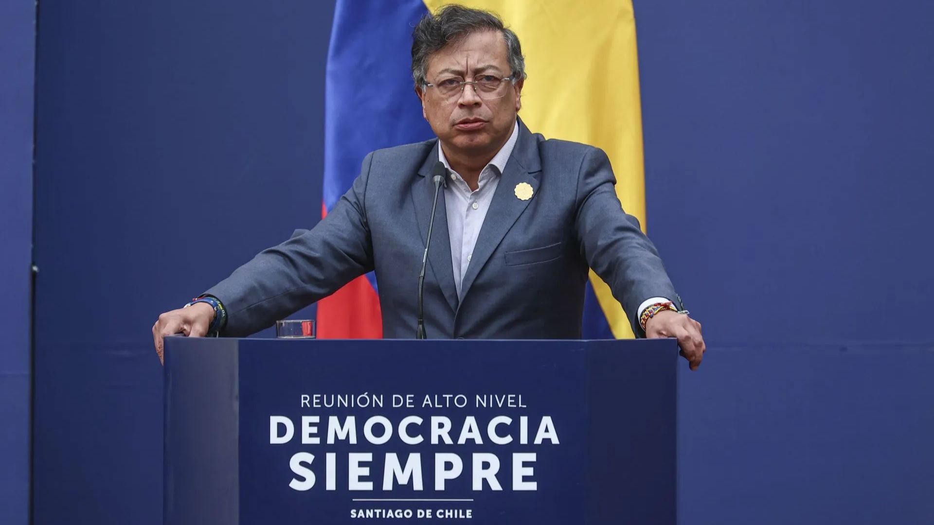 Gustavo Petro criticizes anti-drugs policy after two singers were found dead (Getty via Soap Central CMS - Resized on Canva)