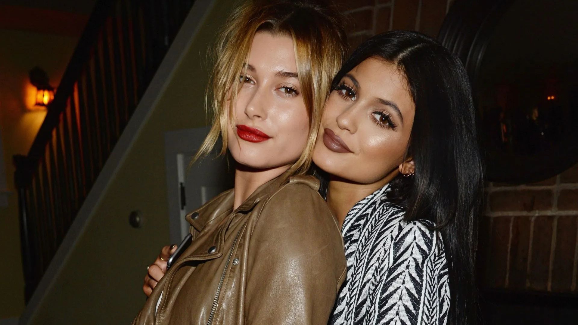 Kylie Jenner with Hailey Bieber (Image via Getty)
