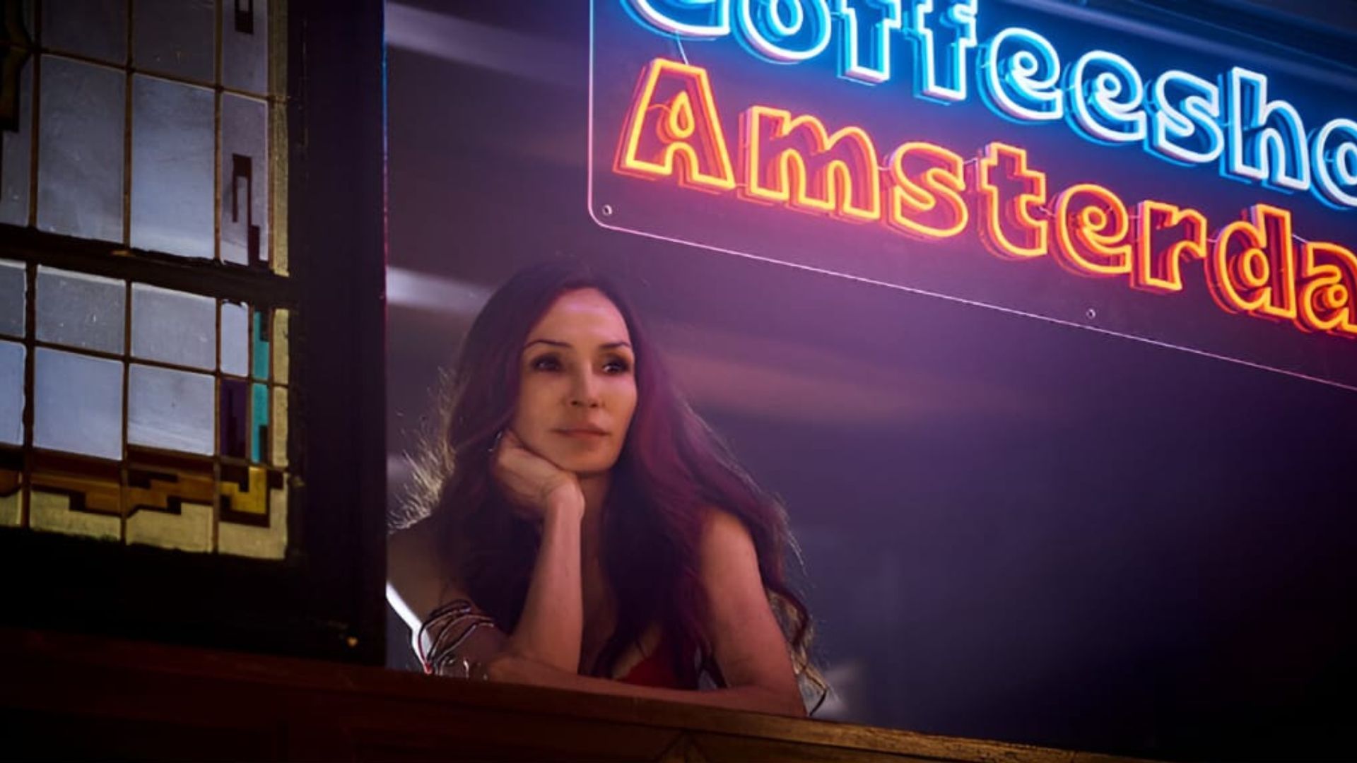 A scene from the latest Netflix crime drama Amsterdam Empire | Image source: Netflix
