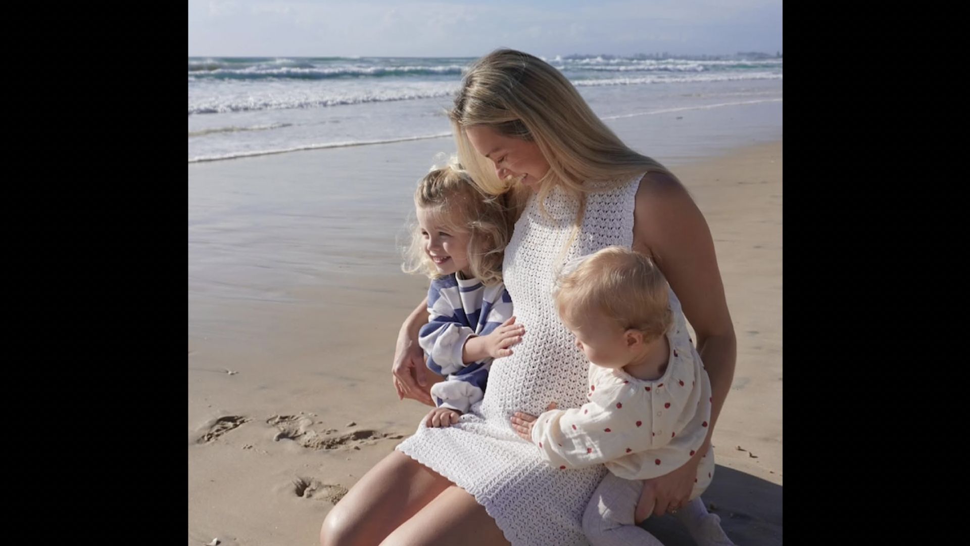 Georgie and her children (Image via Instagram/@georgieelgey)