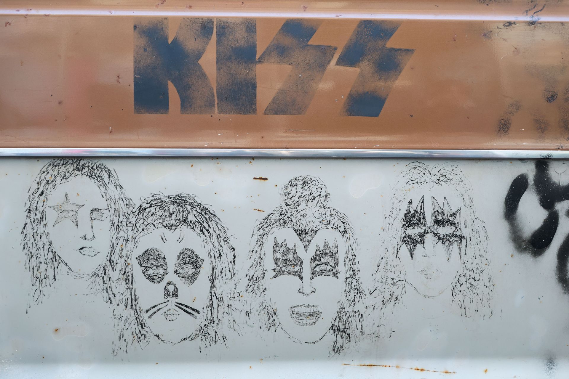 Julien&#039;s Auctions And Record Store Day Host Public Preview Of The Melvins&#039; Touring Van With Original Artwork By Kurt Cobain - Source: Getty