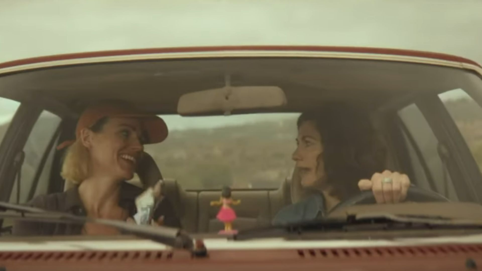 A still from Frauds Season 1 Trailer. (Image Via: Serienjunkies, YouTube)