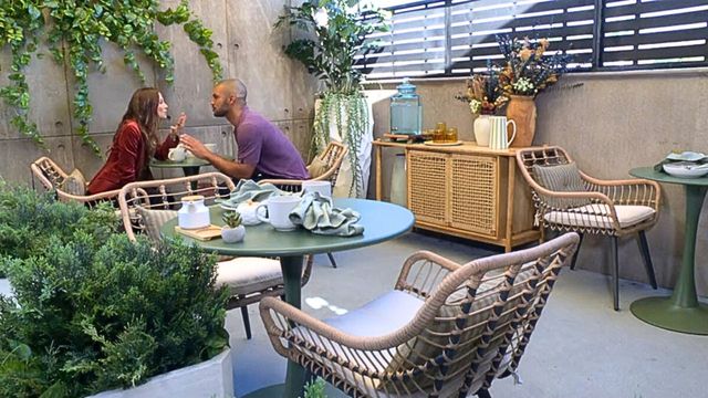 Sienna and Holden have a secretive discussion on The Young and the Restless | Image: CBS