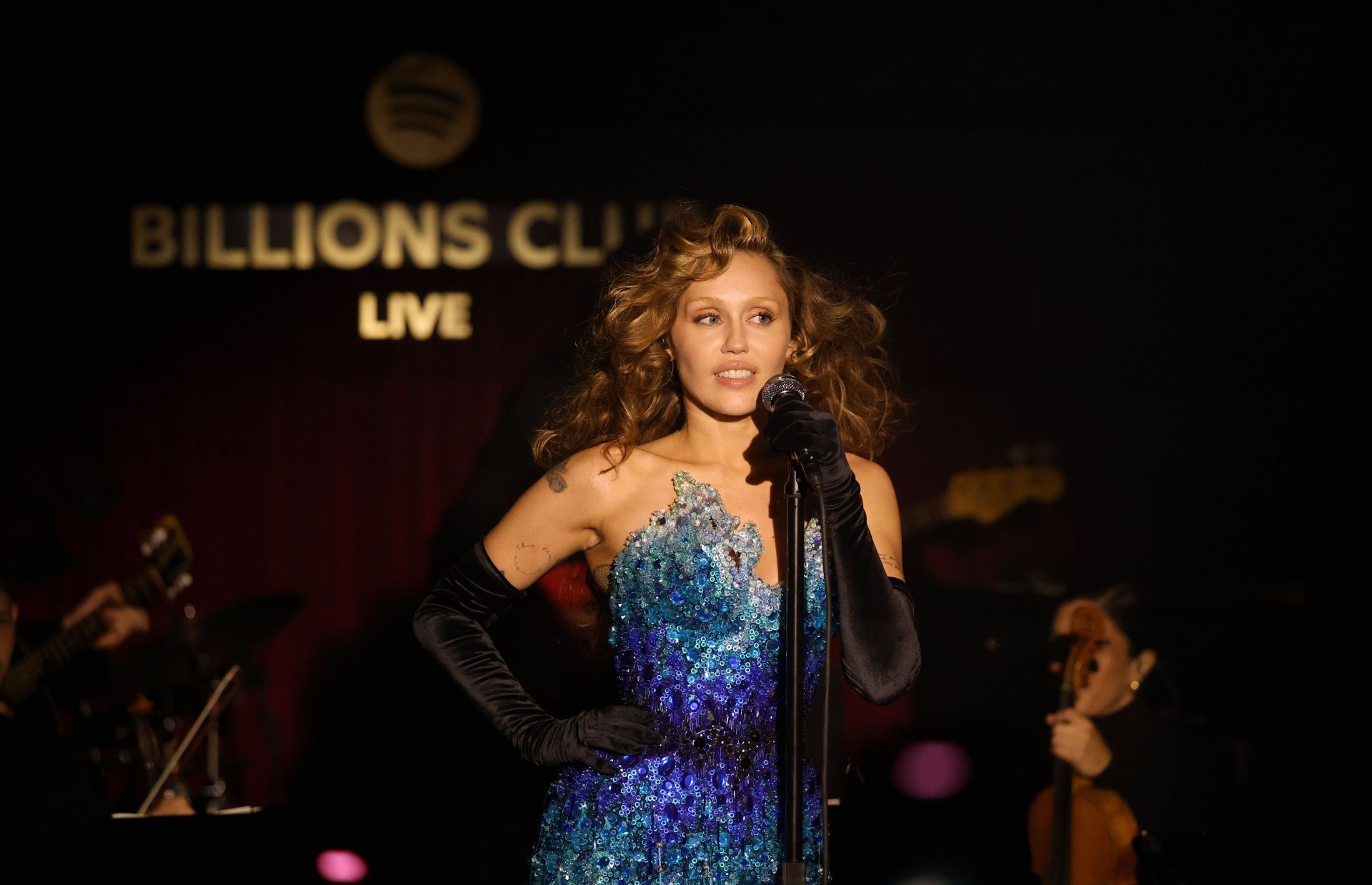 Miley Cyrus Billions Club Series Paris - Source: Getty