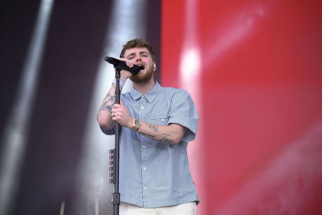 Axel Warren How does Alex Warren keep his parents' memory alive? Singer opens up ...