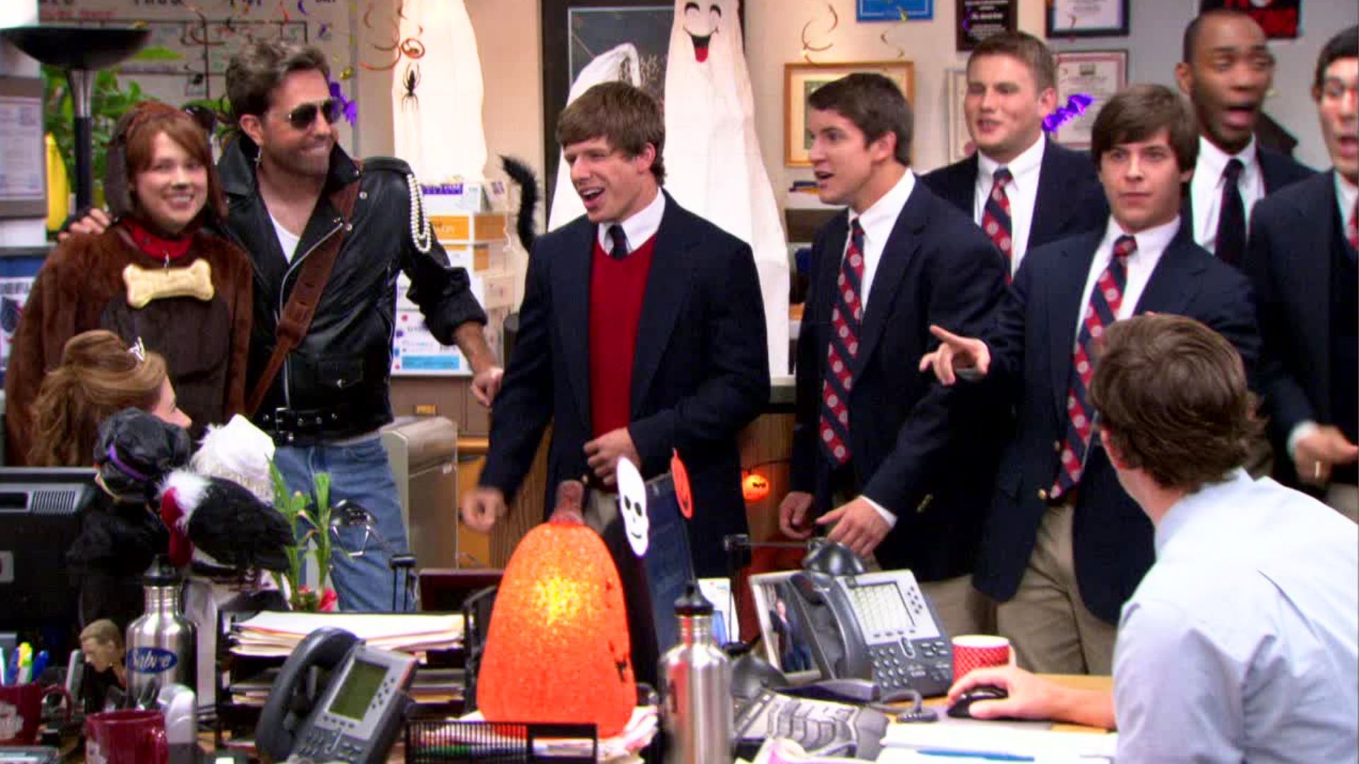 Moment from Here Comes Treble episode of The Office | Image via Netflix