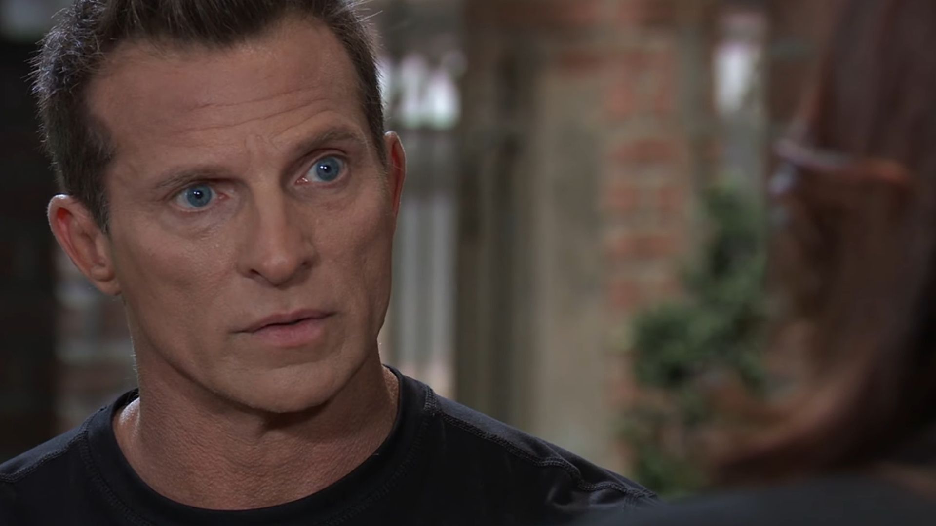 Jason tries to break Britt&#039;s wall | Image: ABC