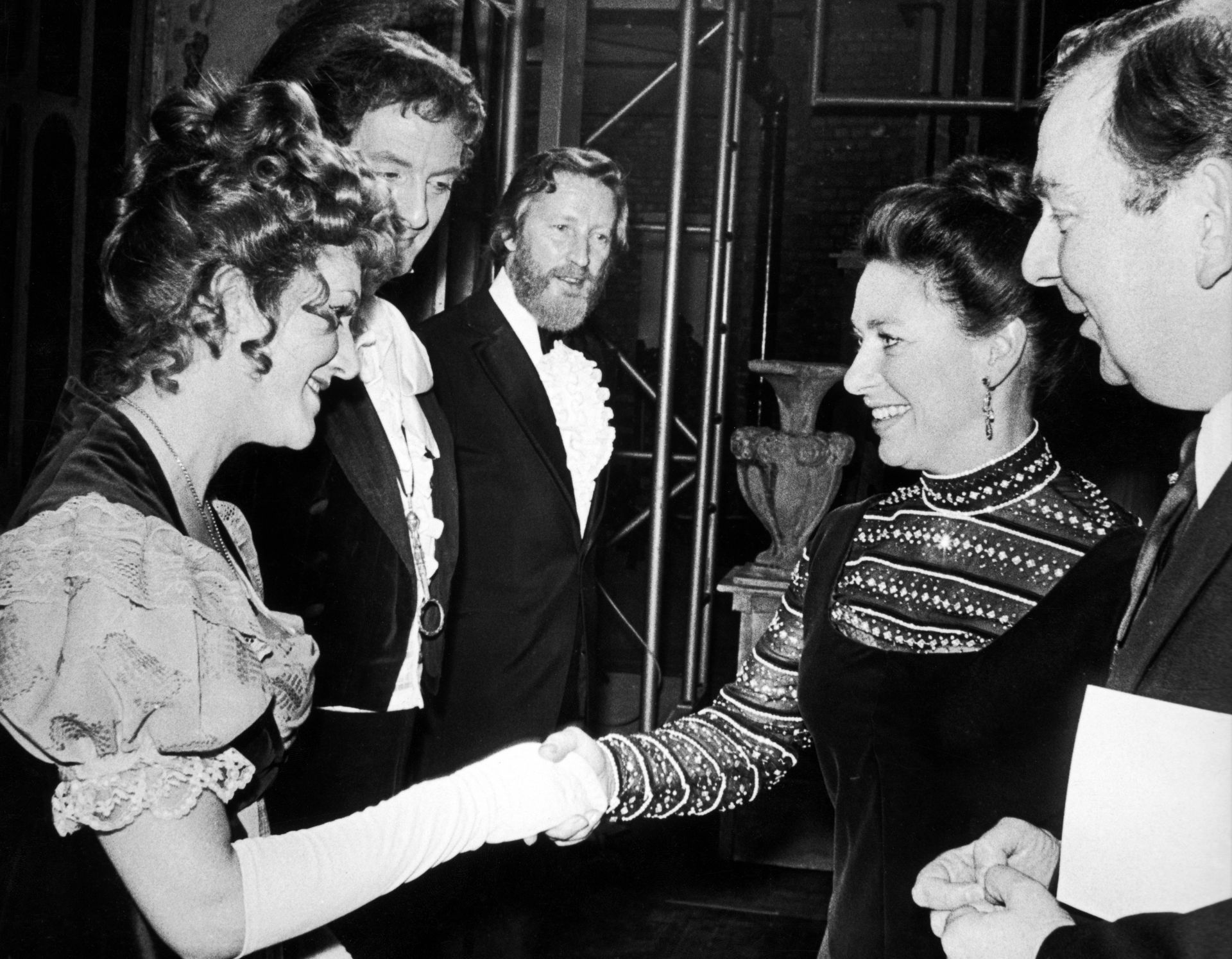 Patricia Routledge (Left) at the Birmingham Repertory Theatre | Image via Getty