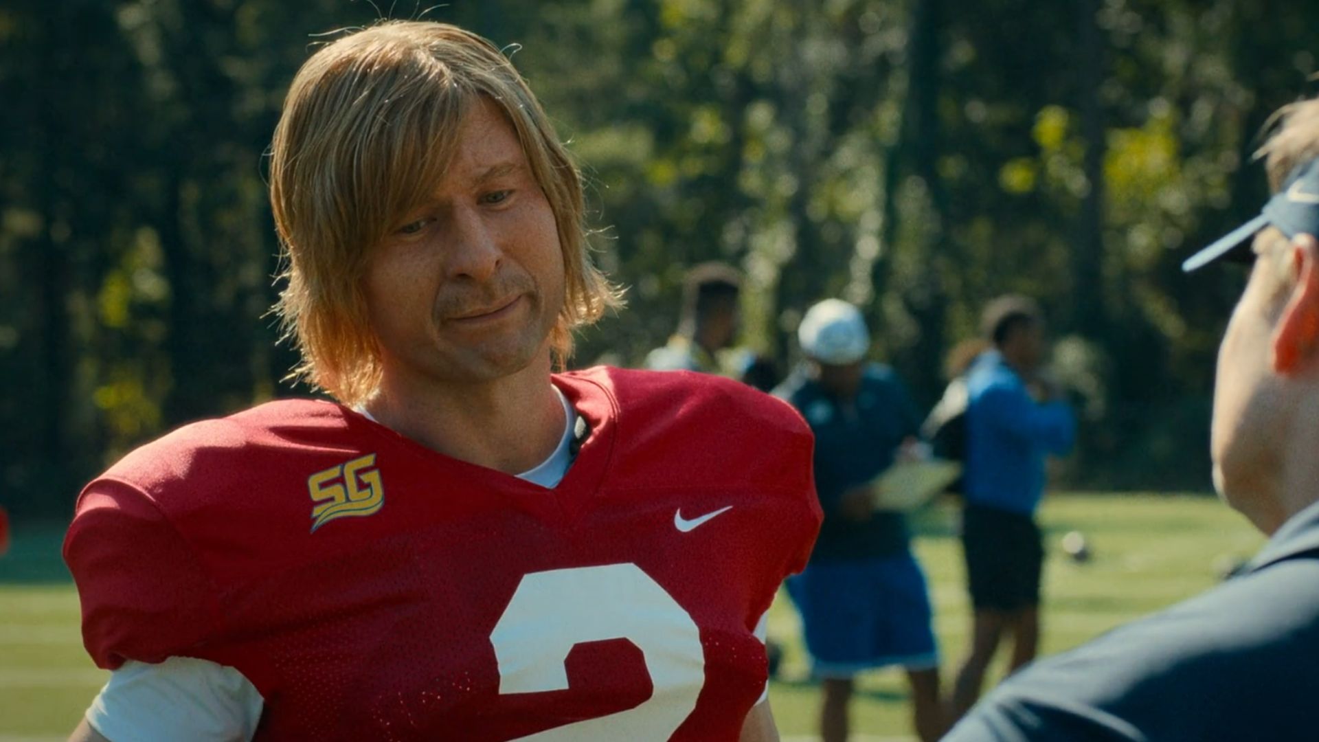 A still of Glen Powell on Chad Powers (Image Via: Hulu)