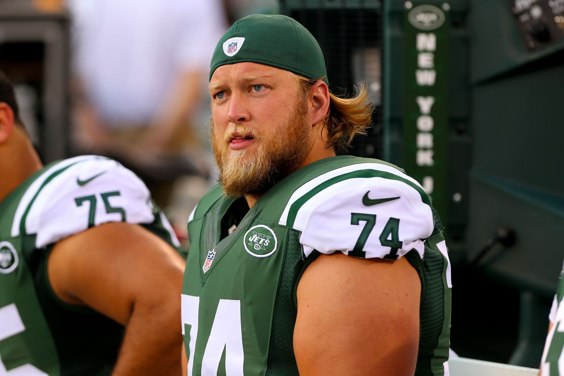 Nick Mangold&#039;s everyman persona and unique style quickly made him a fan favorite (Image via Getty)