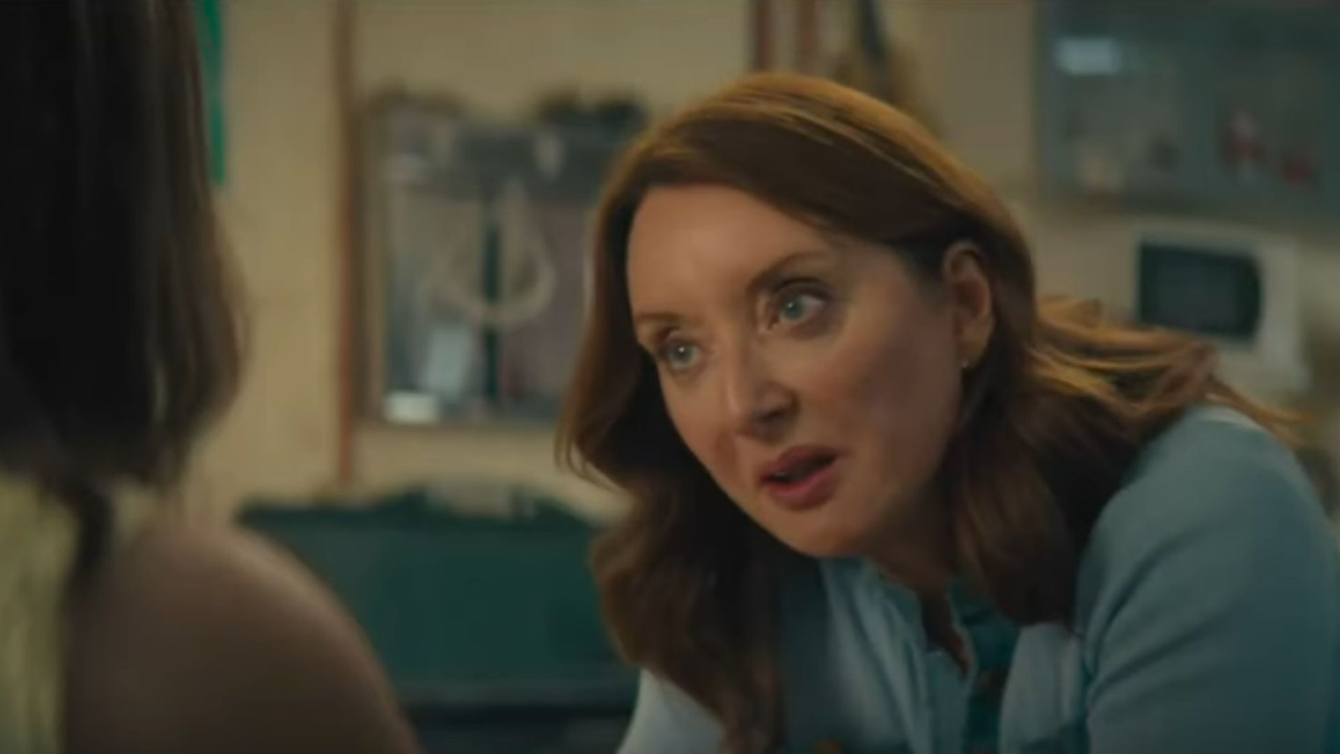 A still from Frauds Season 1 Trailer. (Image Via: Serienjunkies, YouTube)