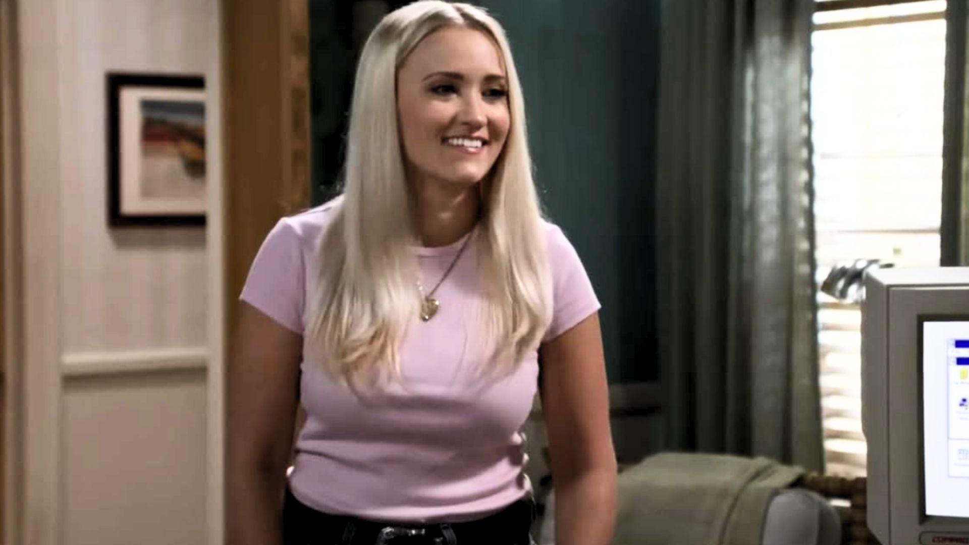 Scene from the pilot episode of Georgie &amp; Mandy&#039;s First Marriage | Image via CBS