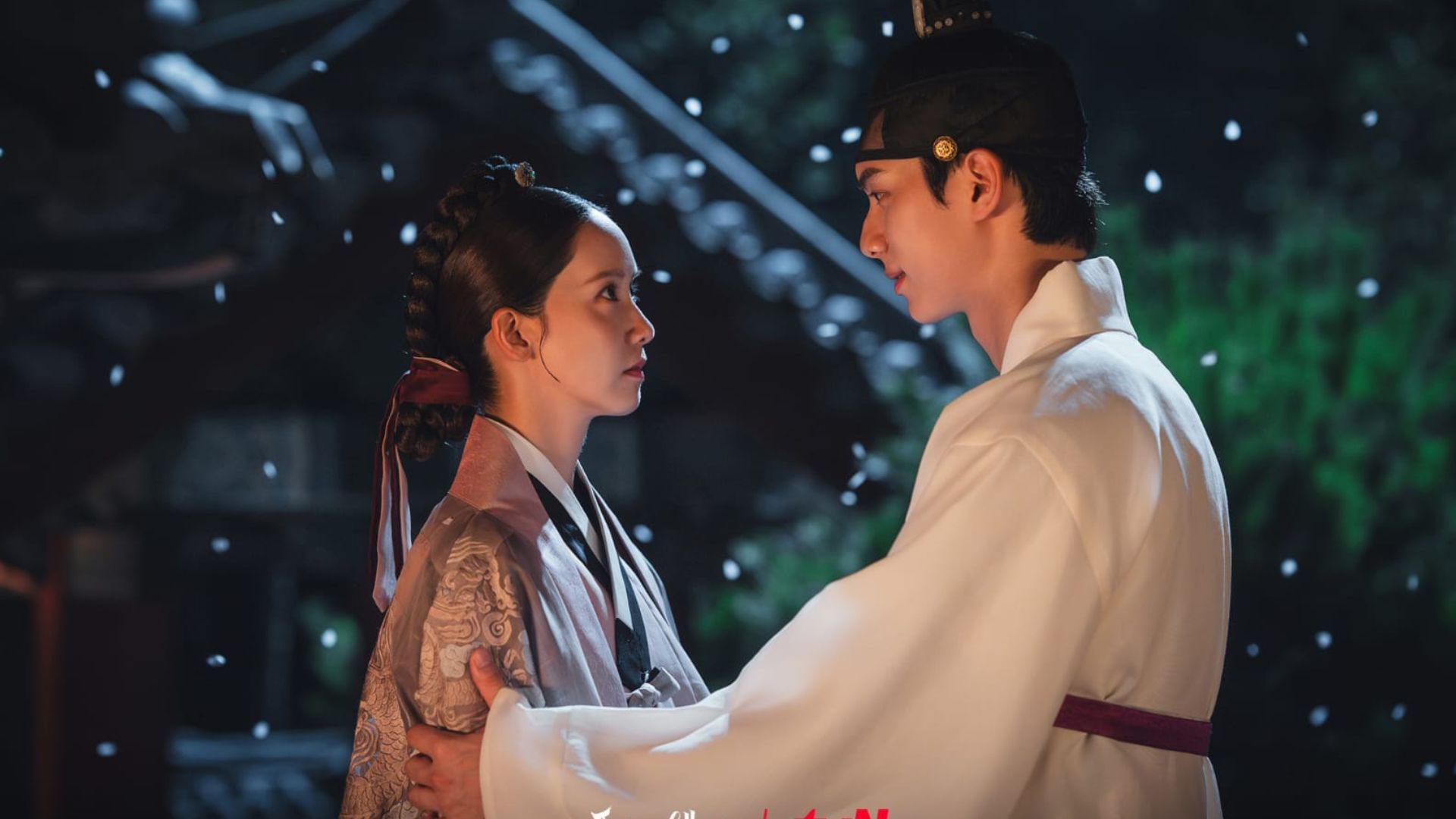 Ji-young learns about the King&#039;s feelings (Image via tvN)