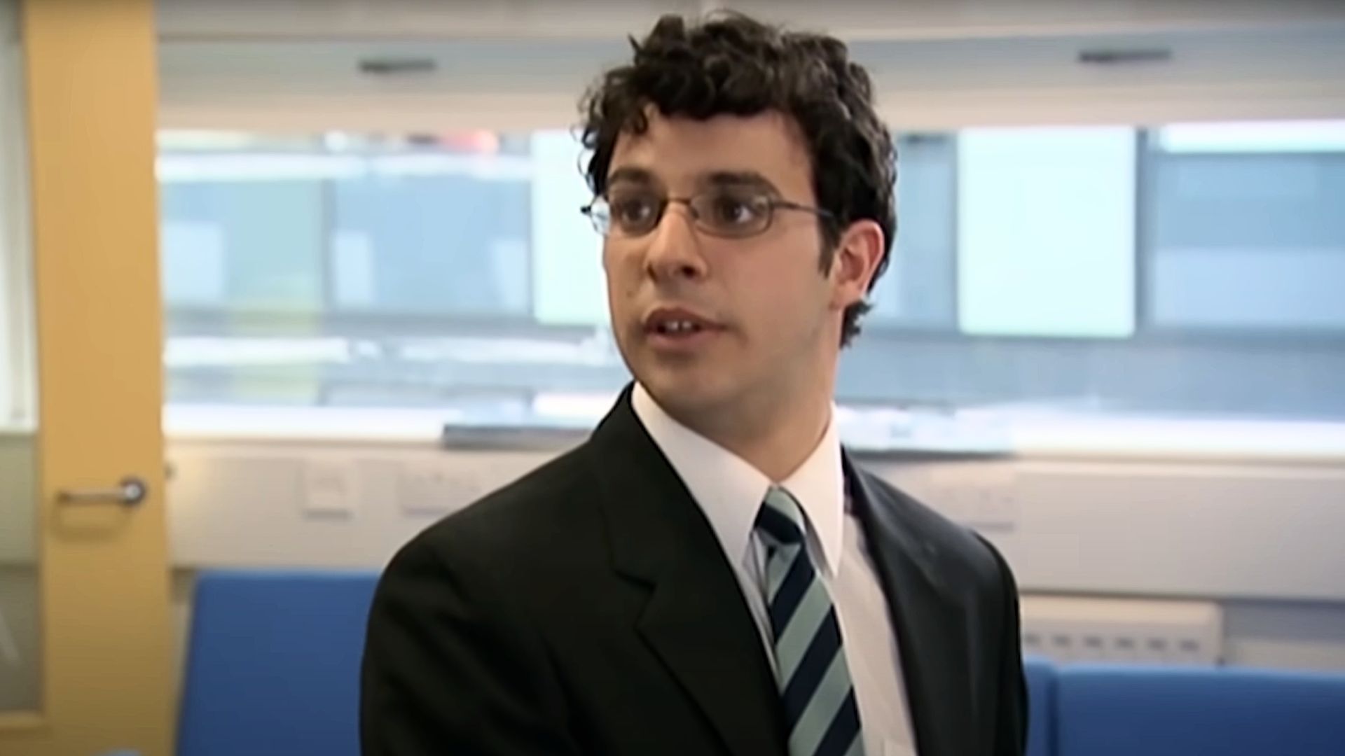Simon Bird as William McKenzie in The Inbetweeners (Image via E4)