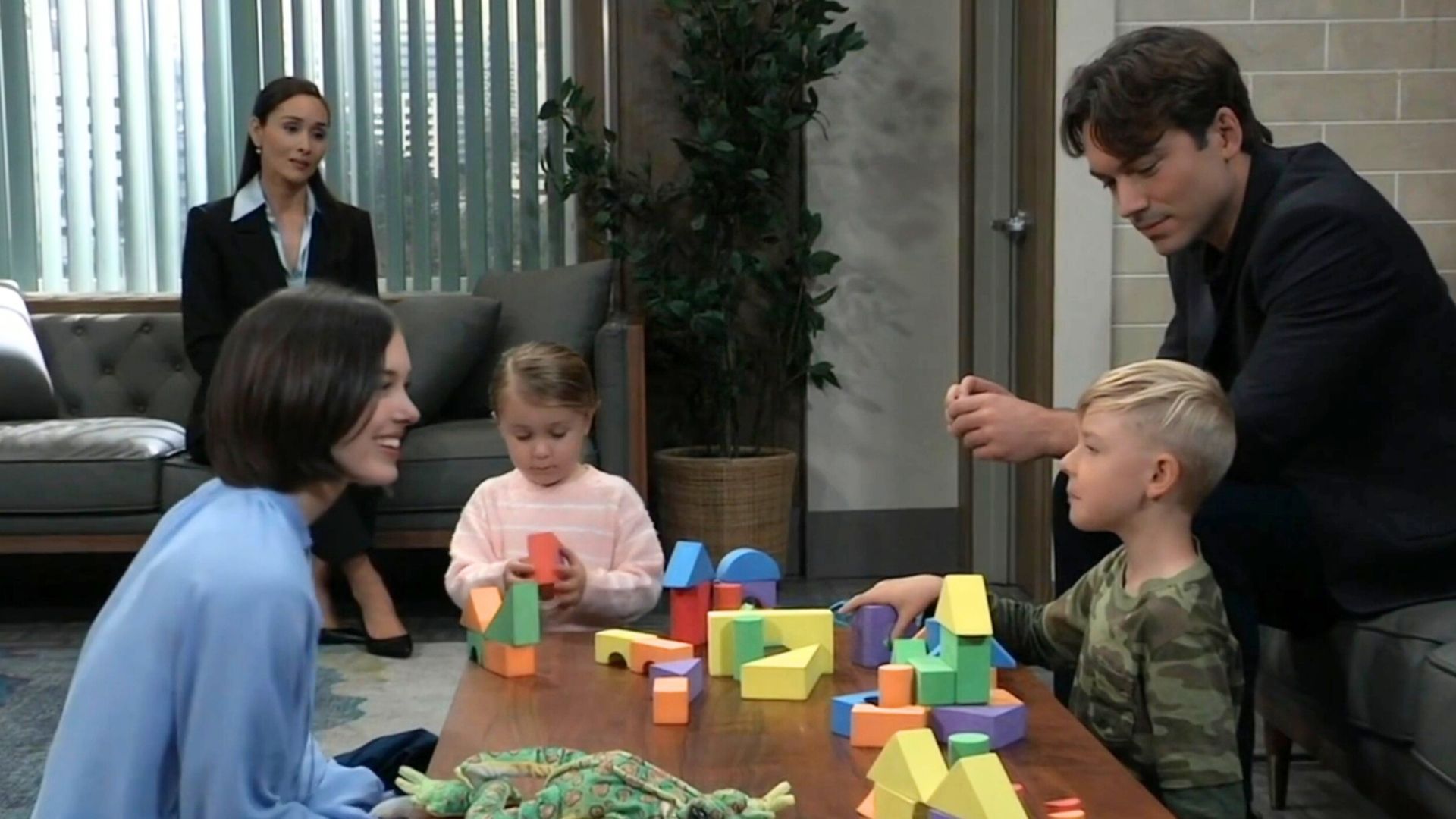 General Hospital&#039;s Willow was happily playing with her kids when the cops arrived | Image: ABC