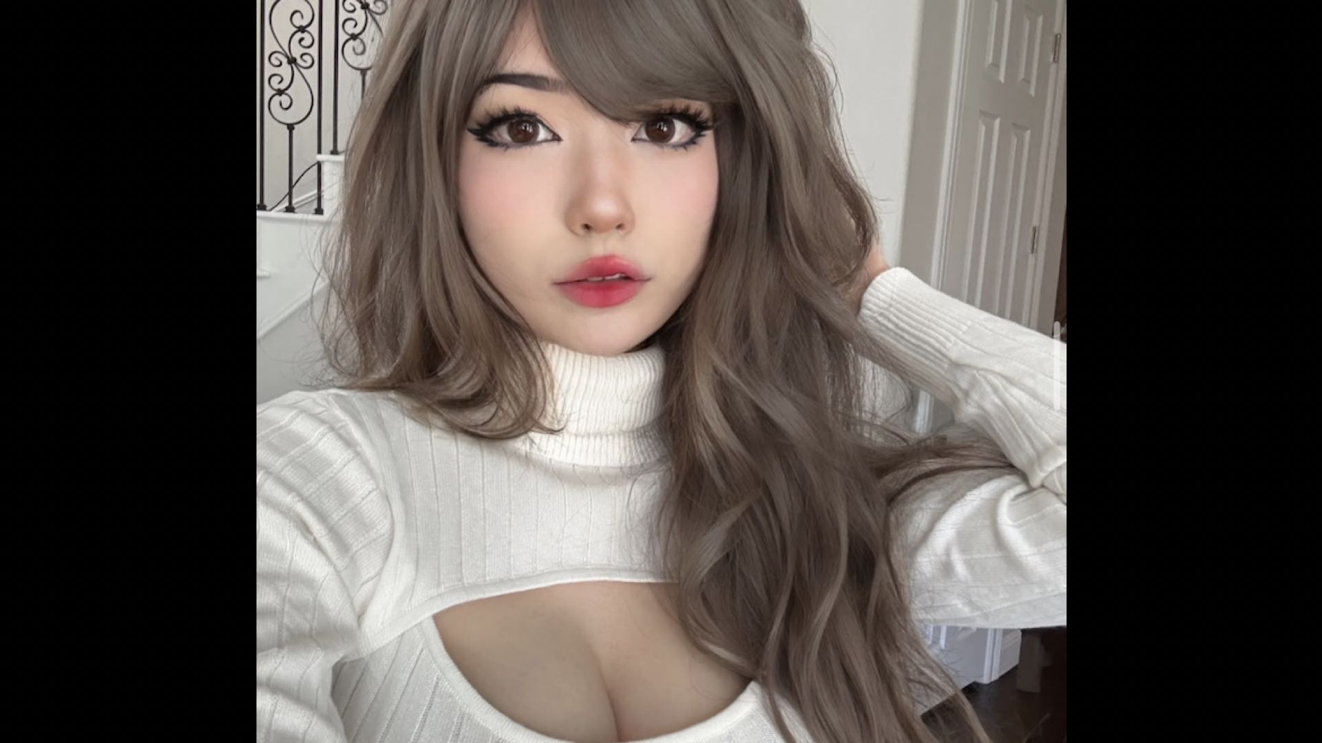 (Image via Instagram/@emiru.jpg)