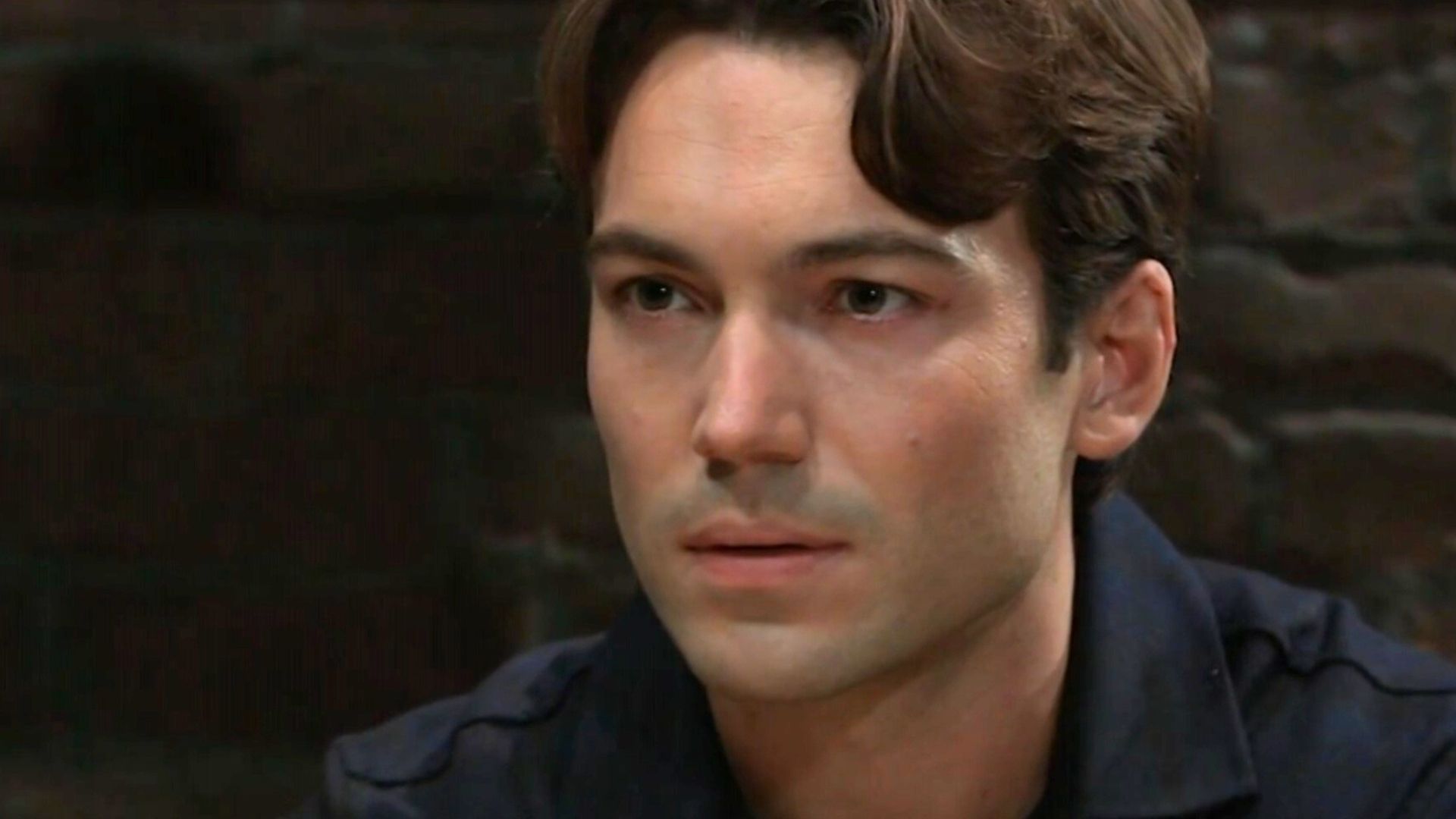 Michael makes Jacinda an offer on General Hospital | Image: ABC
