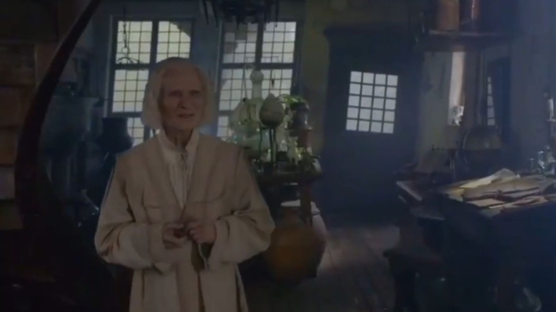 Brontis Jodorowsky as Nicolas Flamel in Fantastic Beasts: The Crimes of Grindelwald | Image via: Warner Bros. Pictures