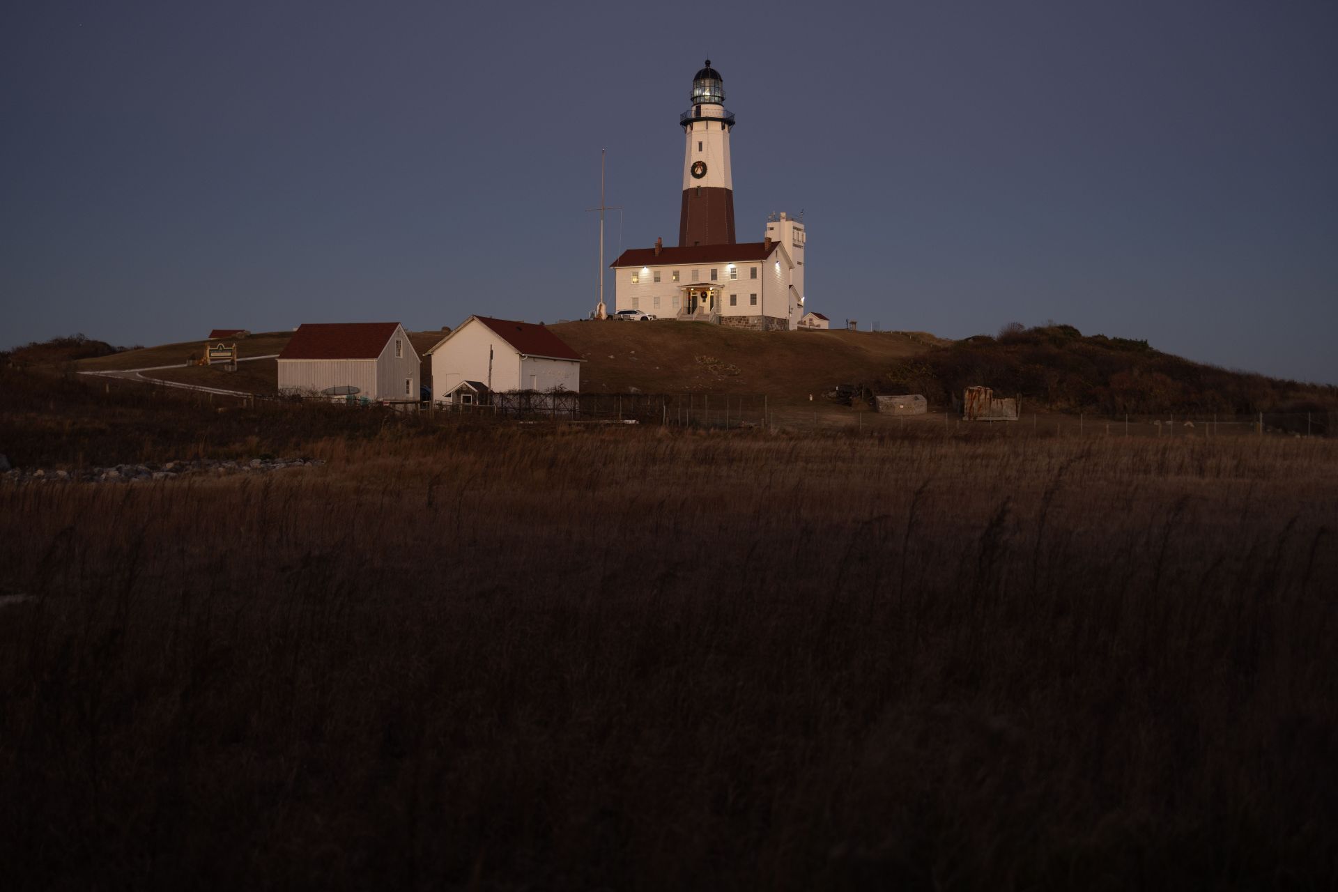 A lighthouse in Montauk, New York (Image via Getty)