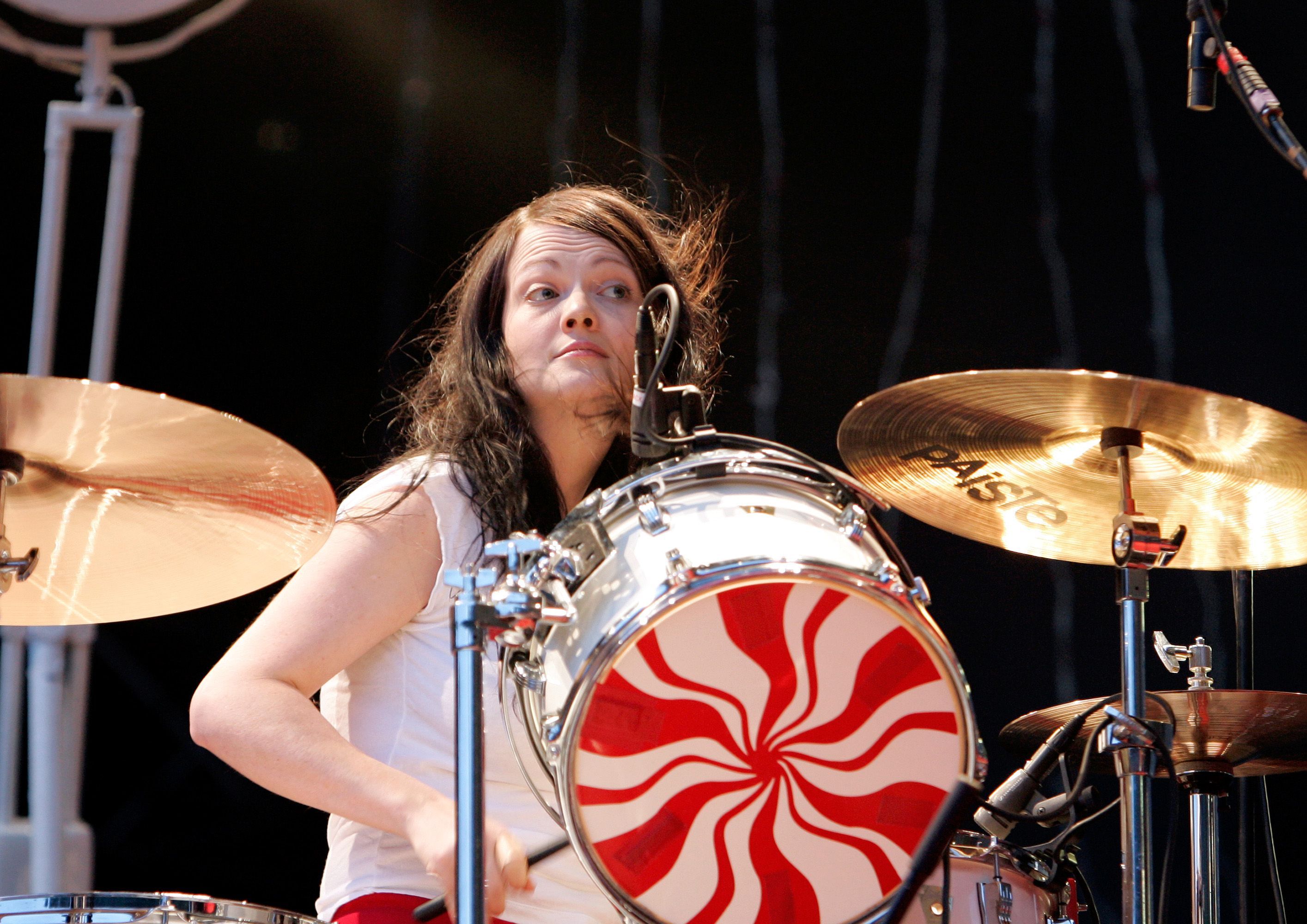 Meg White of The White Stripes performing. (Image via X/@@consequence)