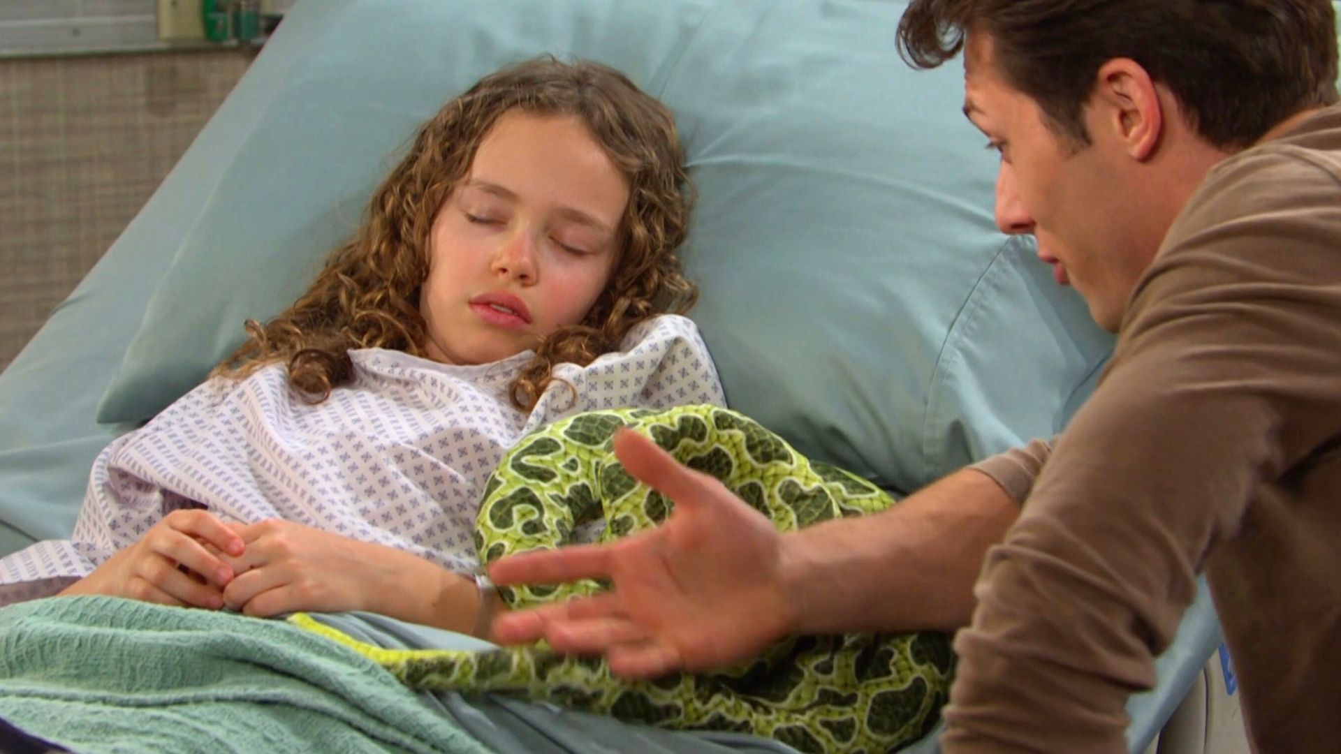 Tate sat by Rachel&#039;s side | Image: Peacock