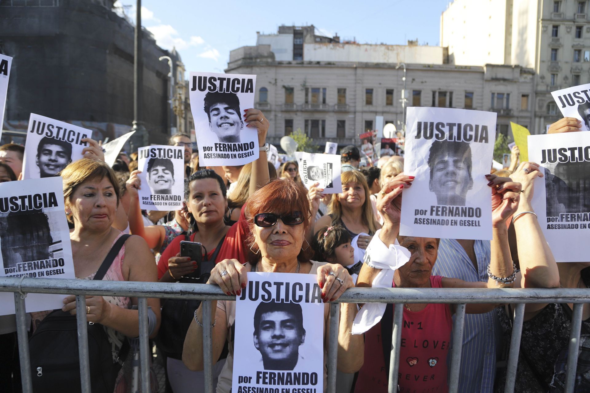 People demanding justice for Fernando Baez Sosa (Image via Getty)