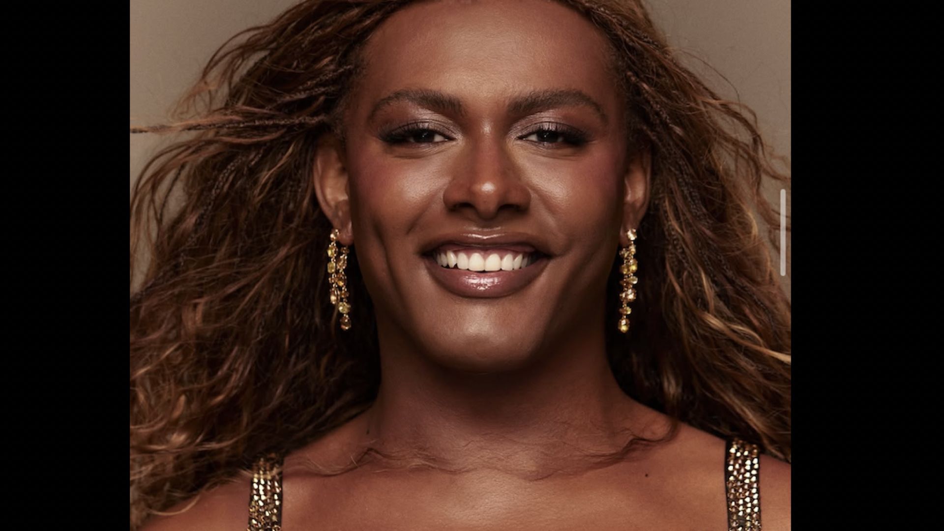 (Image via Instagram/@linikeroficial)