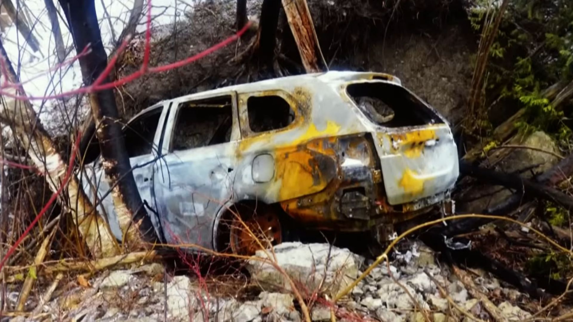 The burned SUV. (Image Via: Dateline NBC. YouTube)