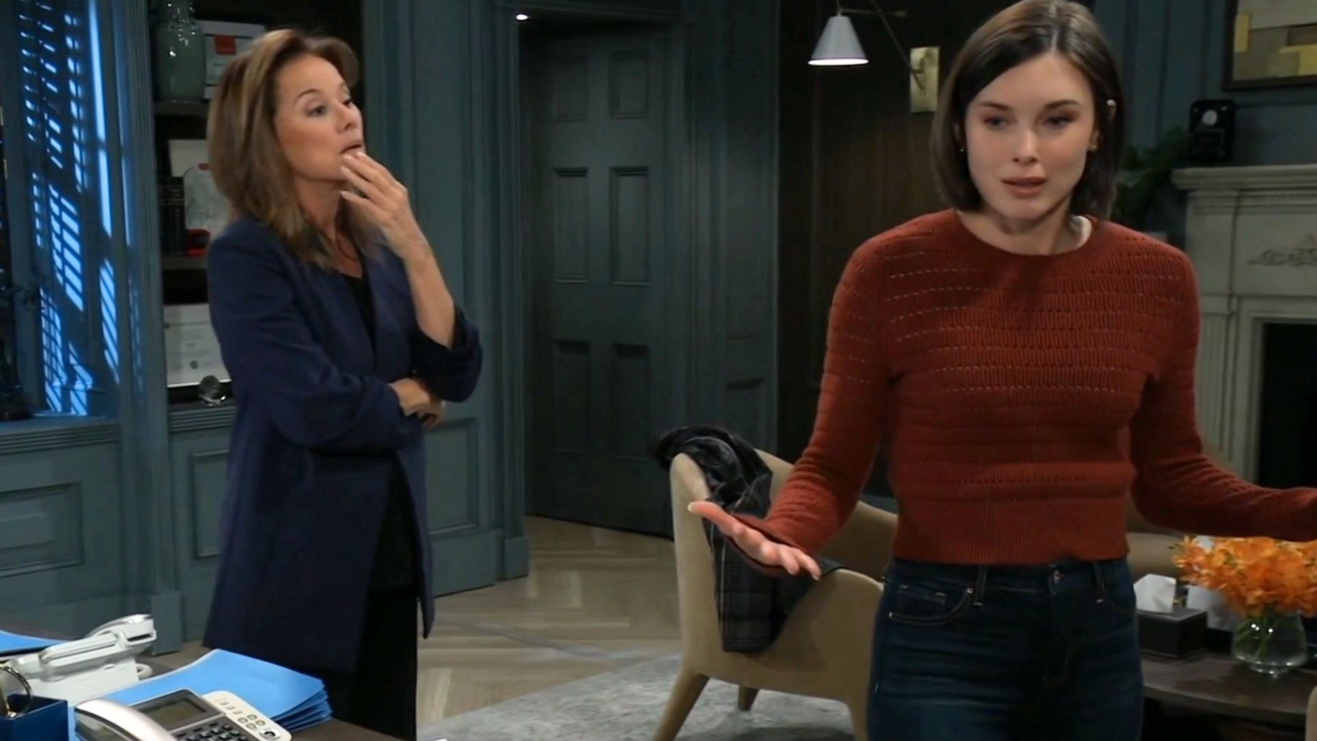 Willow explains things to Alexis on General Hospital | Image: ABC