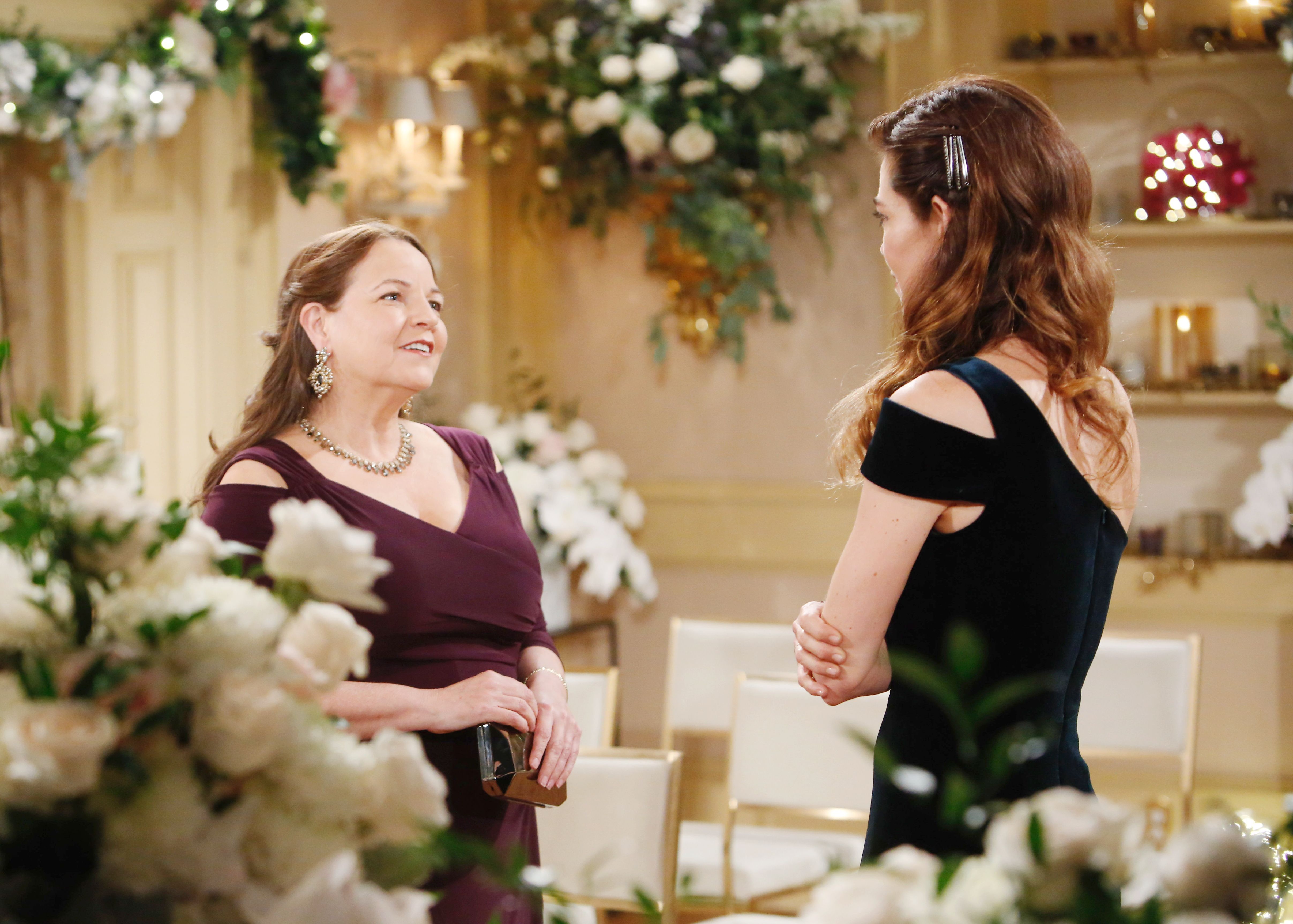 Nina and Victoria on The Young and the Restless | Image: JPI