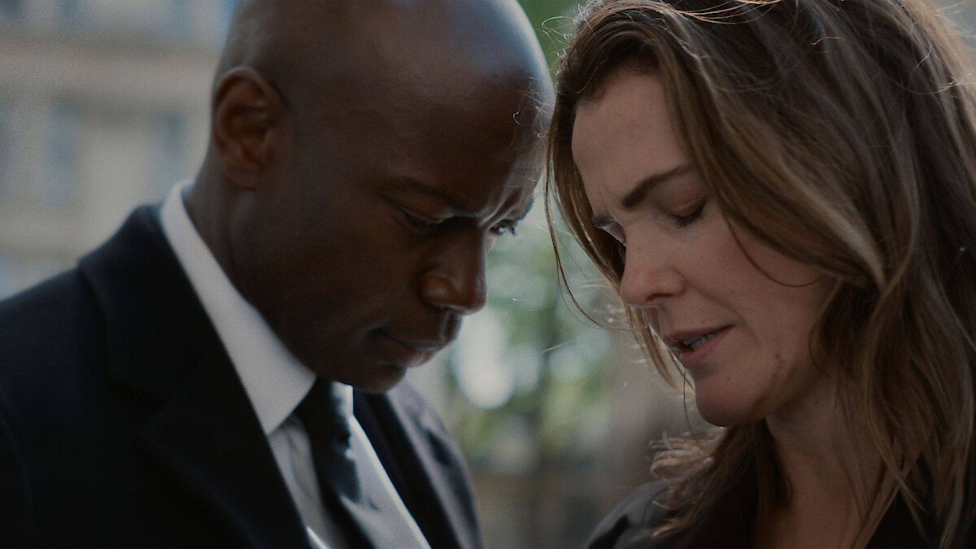 A still from The Diplomat Season 2 Episode 1 (Image via Netflix)