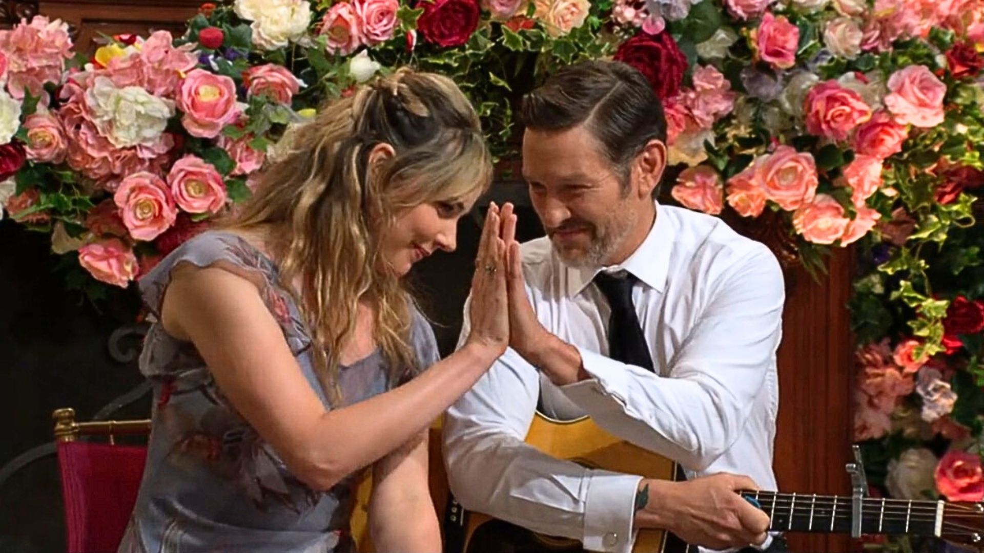 Cait Fairbanks and Michael Graziadei on The Young and the Restless | Image: CBS