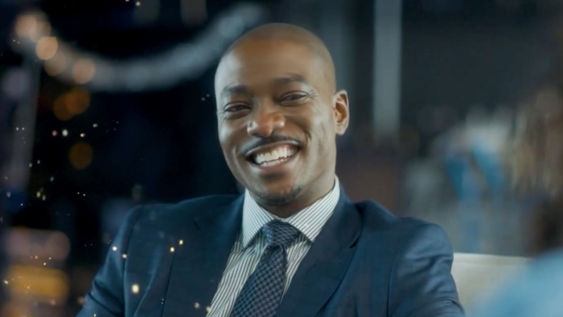 A still from Tidings for the Season | Image via @Youtube/HallmarkChannel