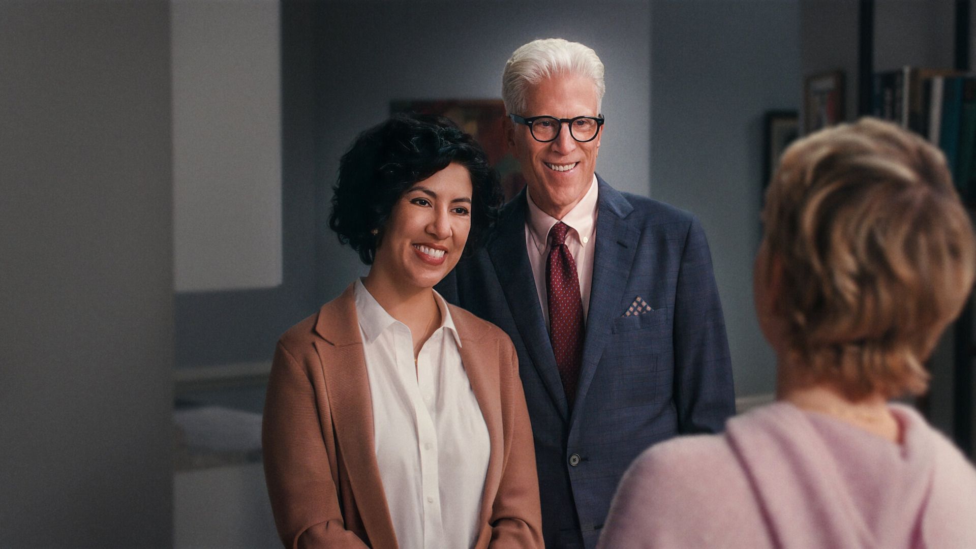 A Man on the Inside (Image via Netflix)