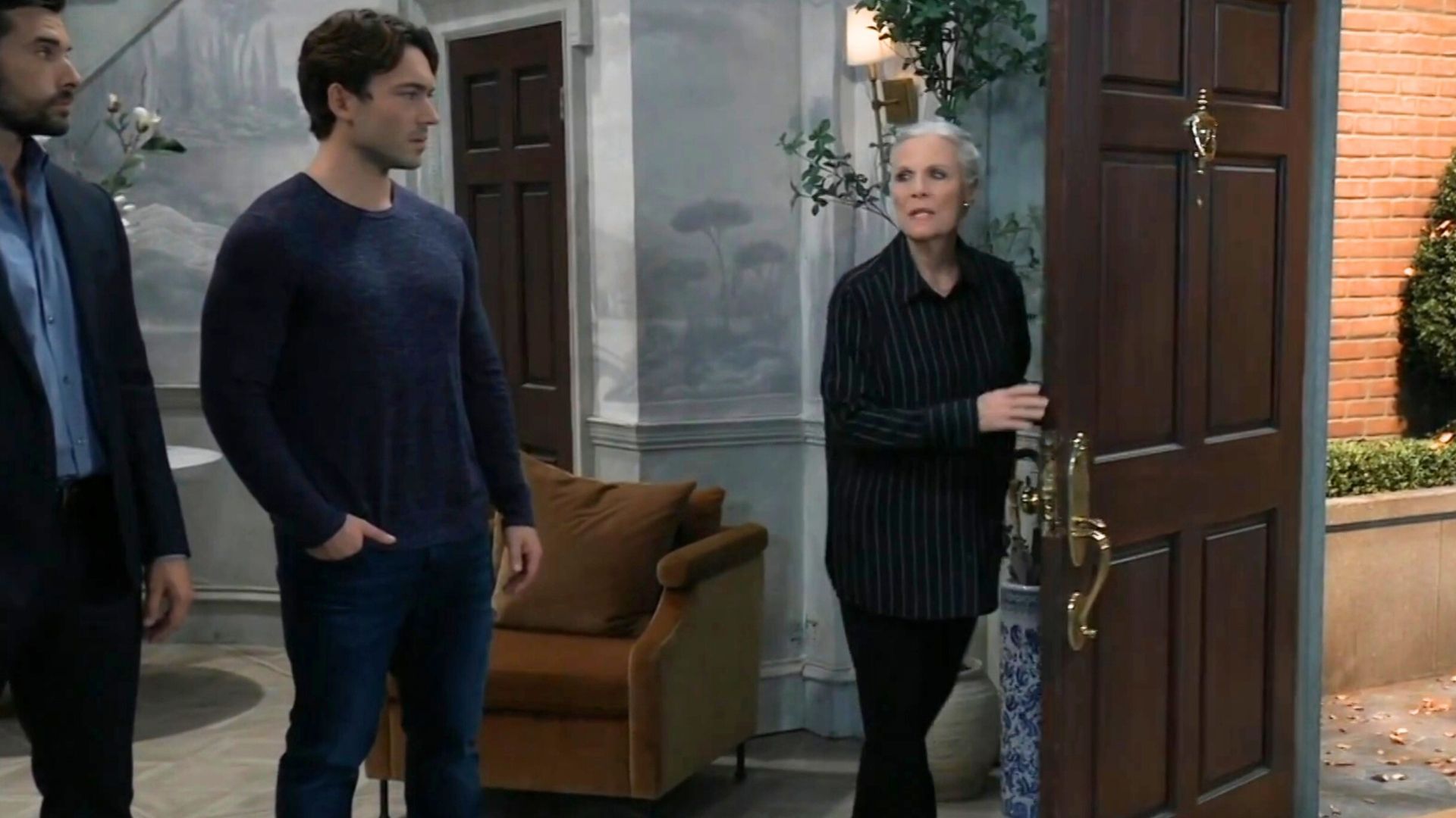 Tracy ushers the family out the door on General Hospital | Image: ABC