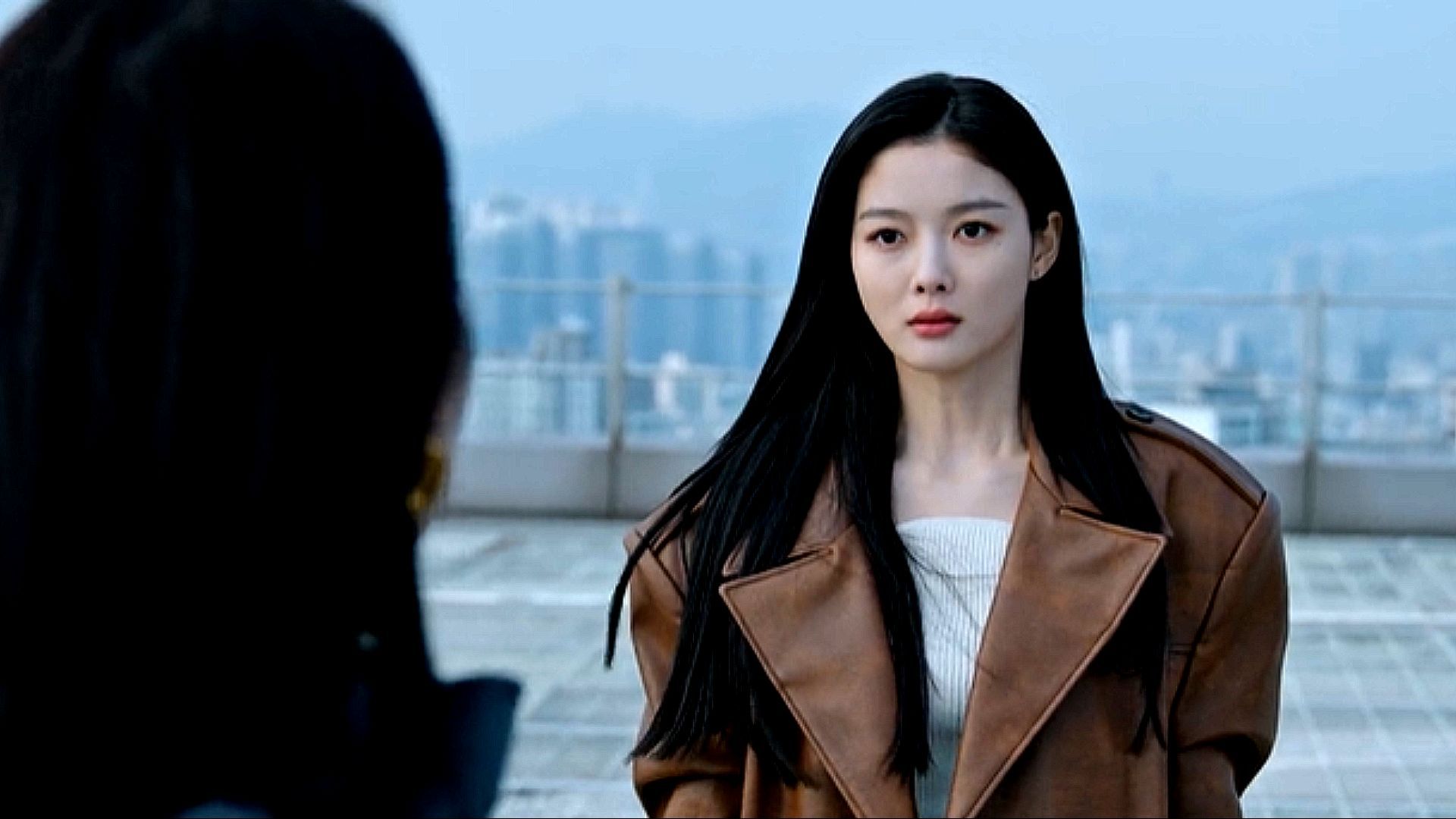 Ah-jin marries Do-hyeok (Image via Viki)