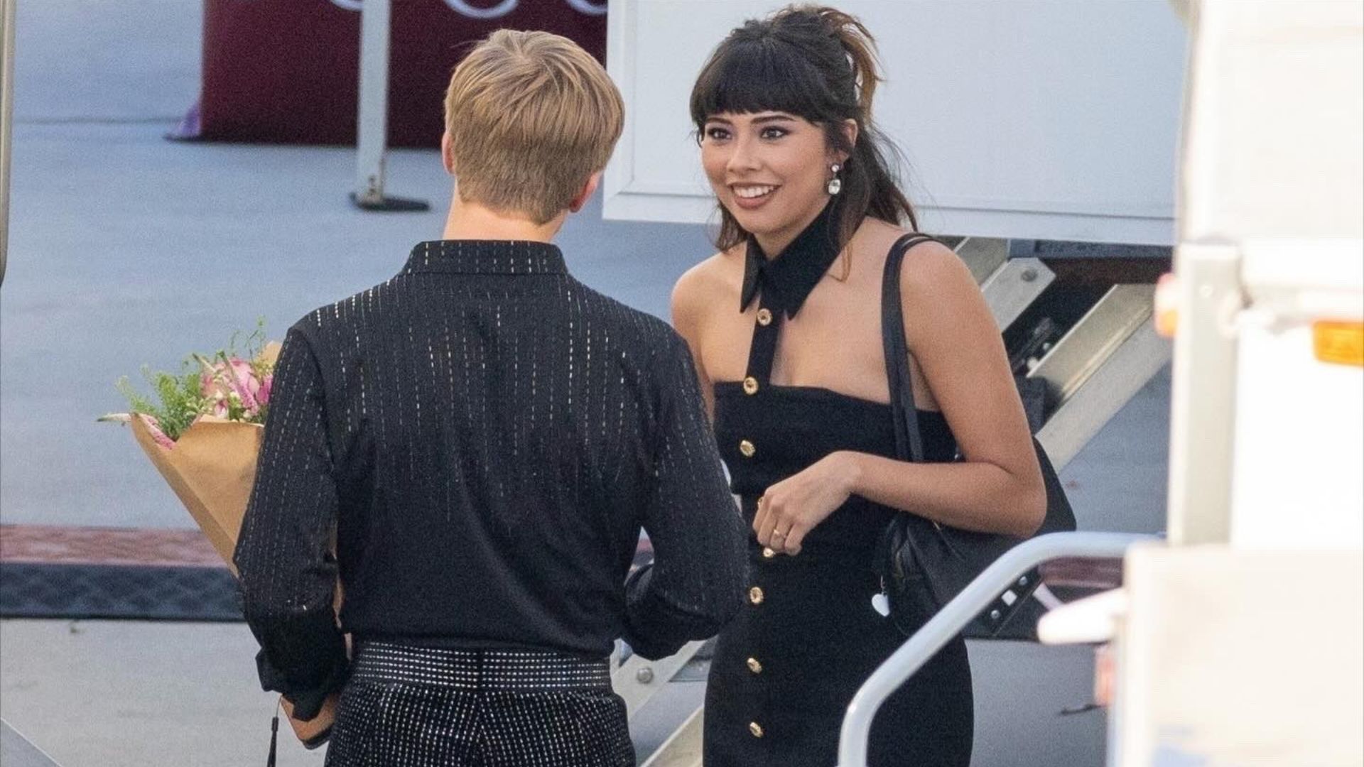 Robert Irwin and Xochitl Gomez spotted before Dancing With The Stars finale (Image via X)