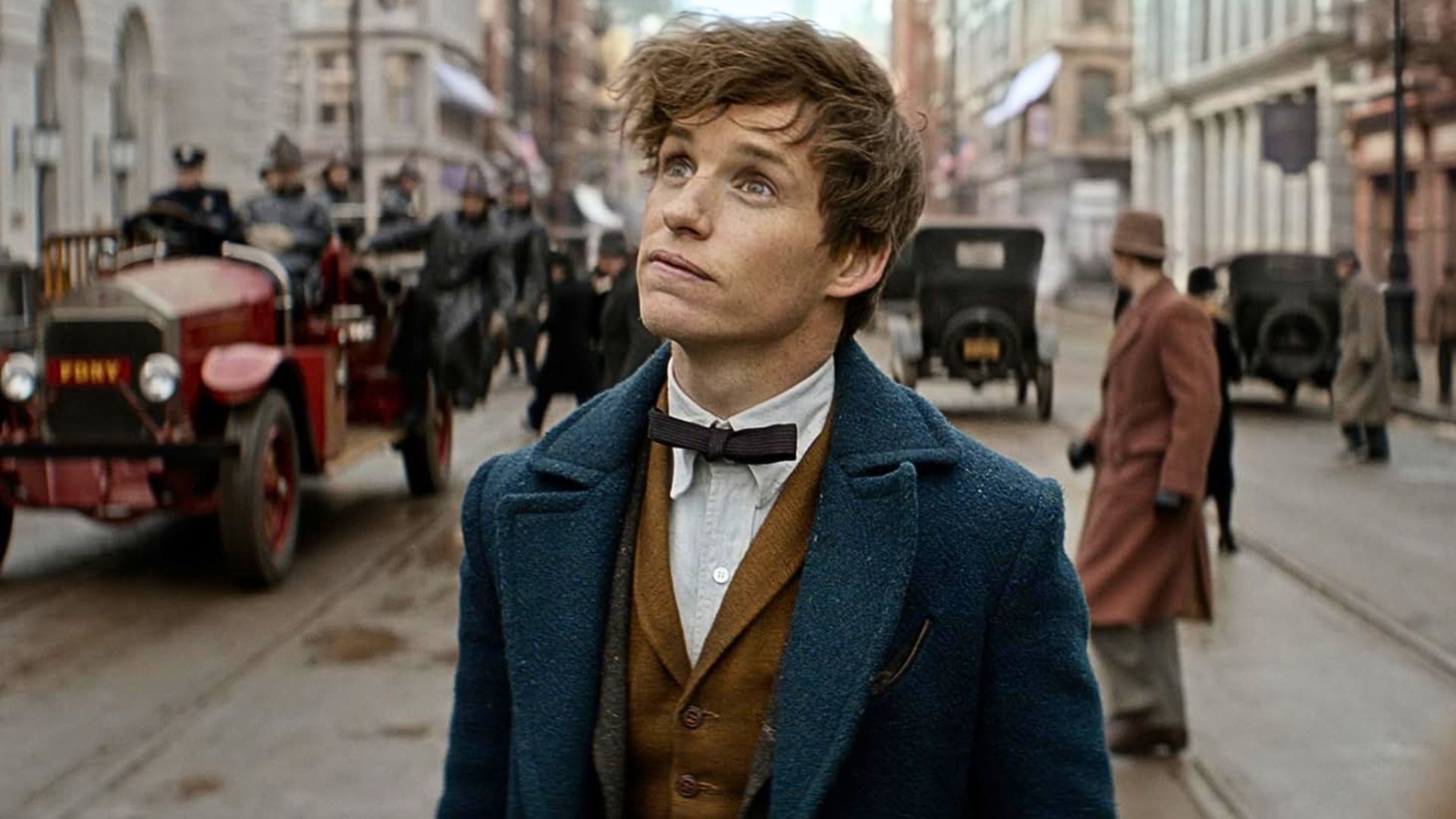 Eddie Redmayne in Fantastic Beasts and Where to Find Them (Image via Disney+)