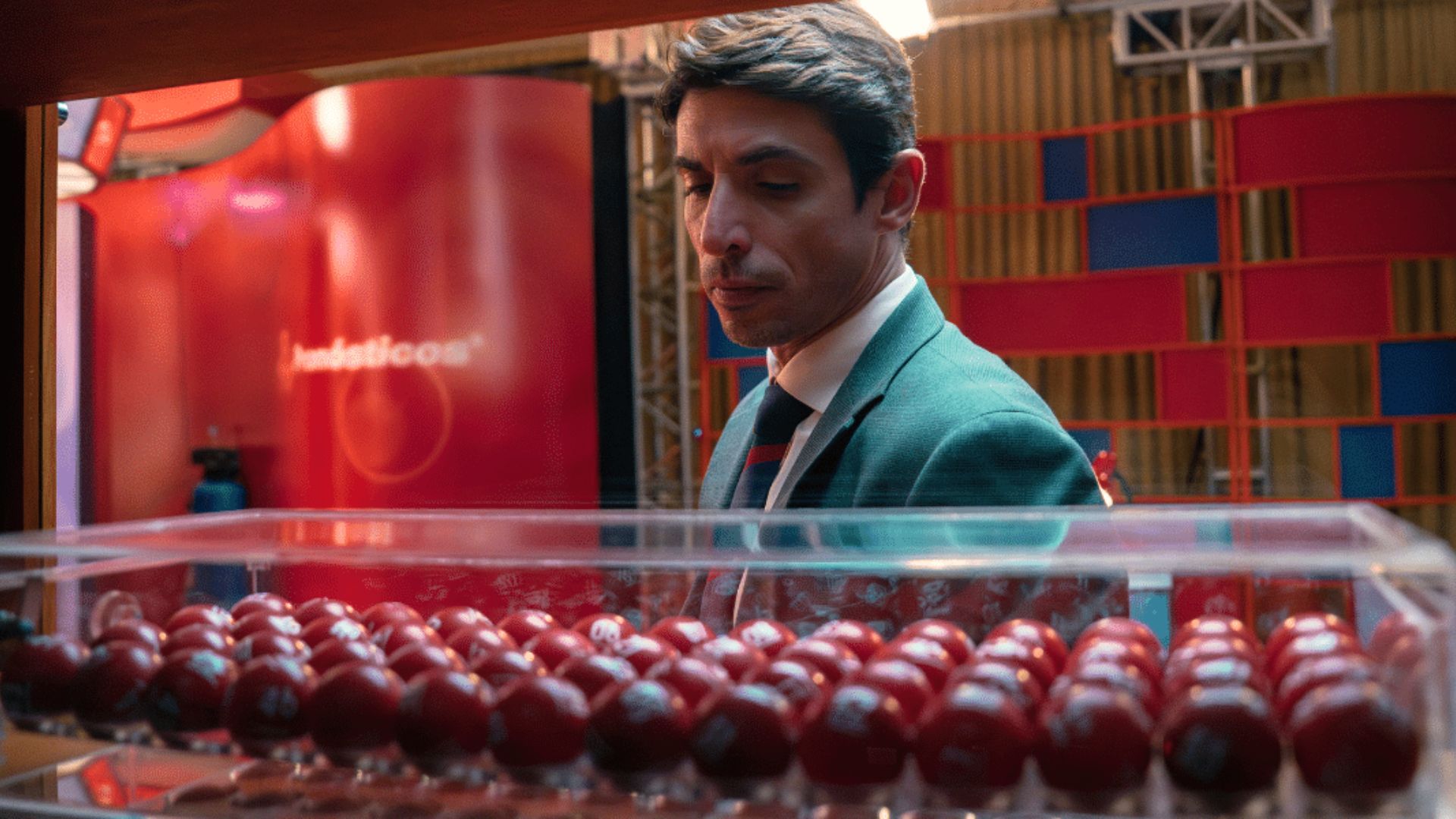 Alberto Guerra as Jose Luis Conejera | Image via Netflix