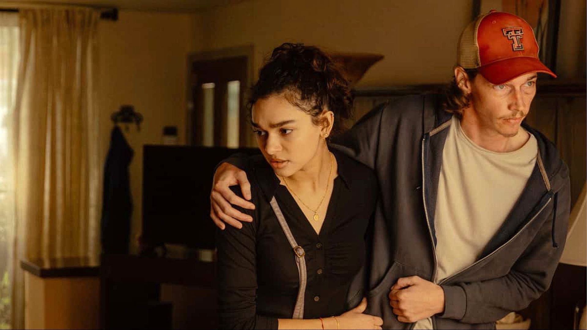 Ariana and Cooper (Image via Paramount+)