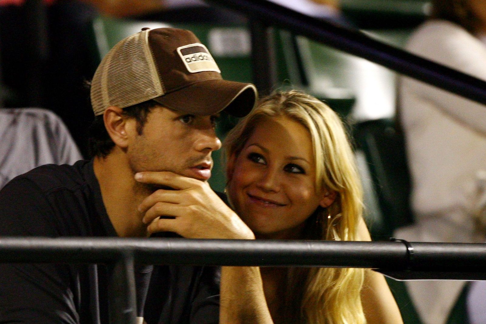 How are Enrique Iglesias and Anna Kournikova getting ready for their
