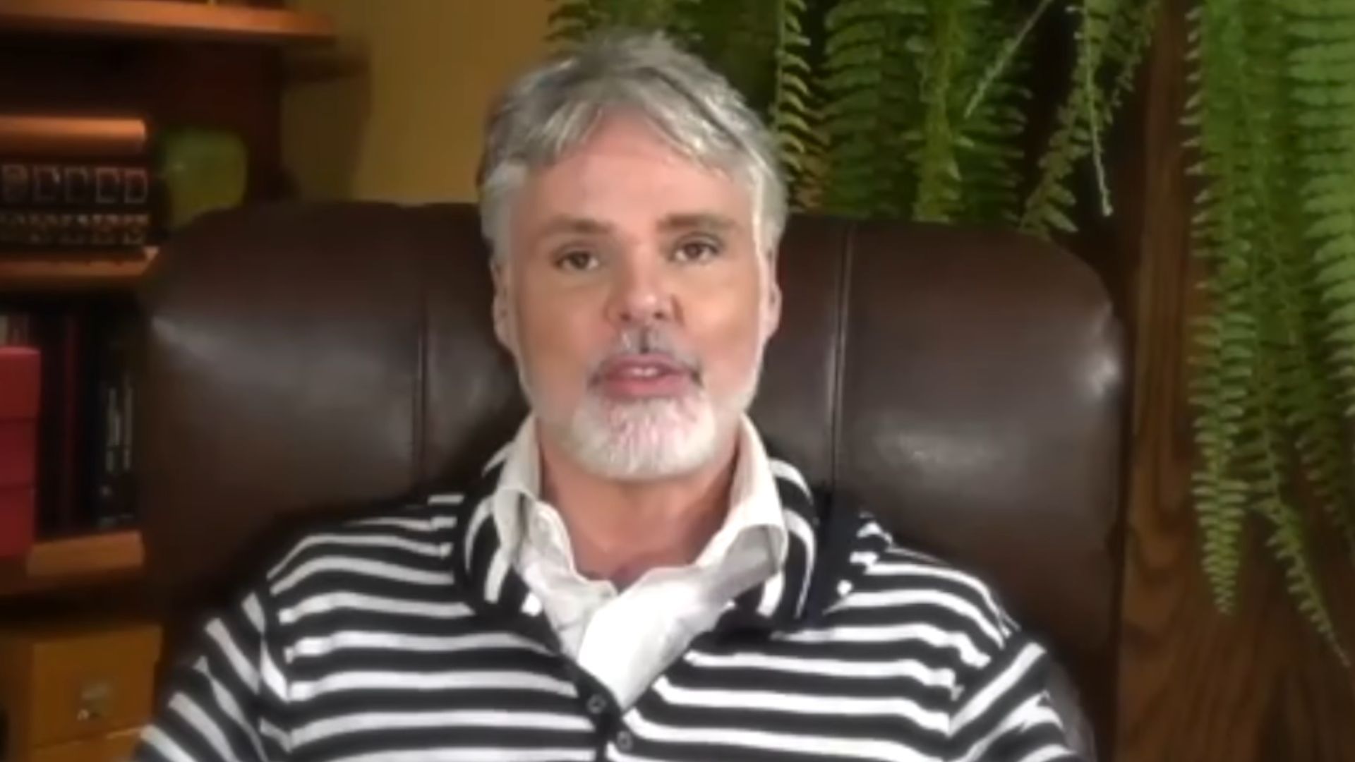 Christopher Hopkins (Image via YouTube/MAKEOVERGUY)