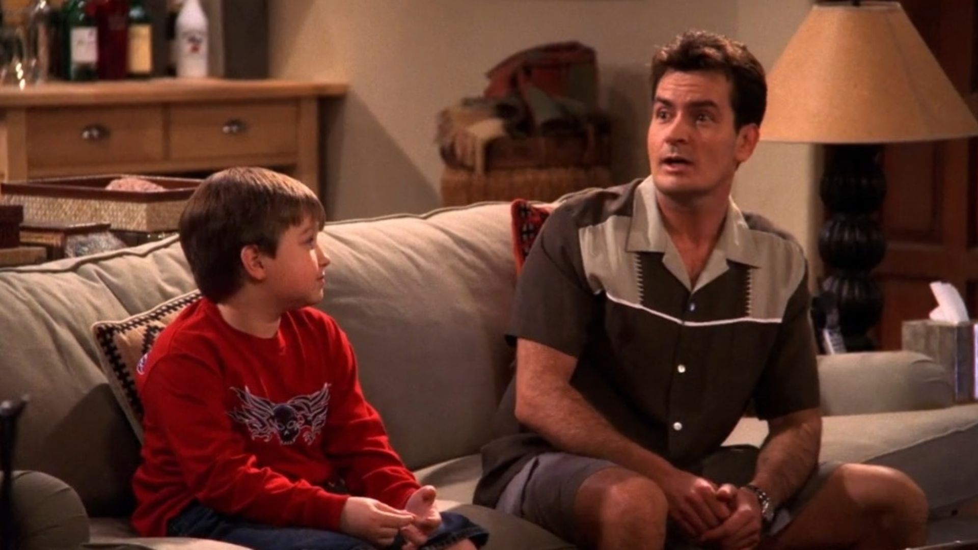 All episodes of Two and a Half Men are available to stream on Peacock (Image Via YouTube/@Two and A Half Men)
