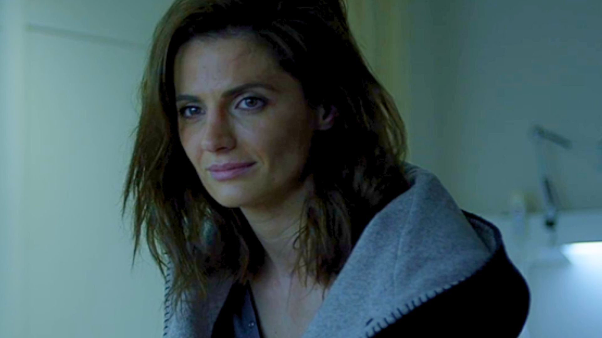 Emily Burne fights for her life and her identity in Absentia Season 1 (Image via Amazon Prime)