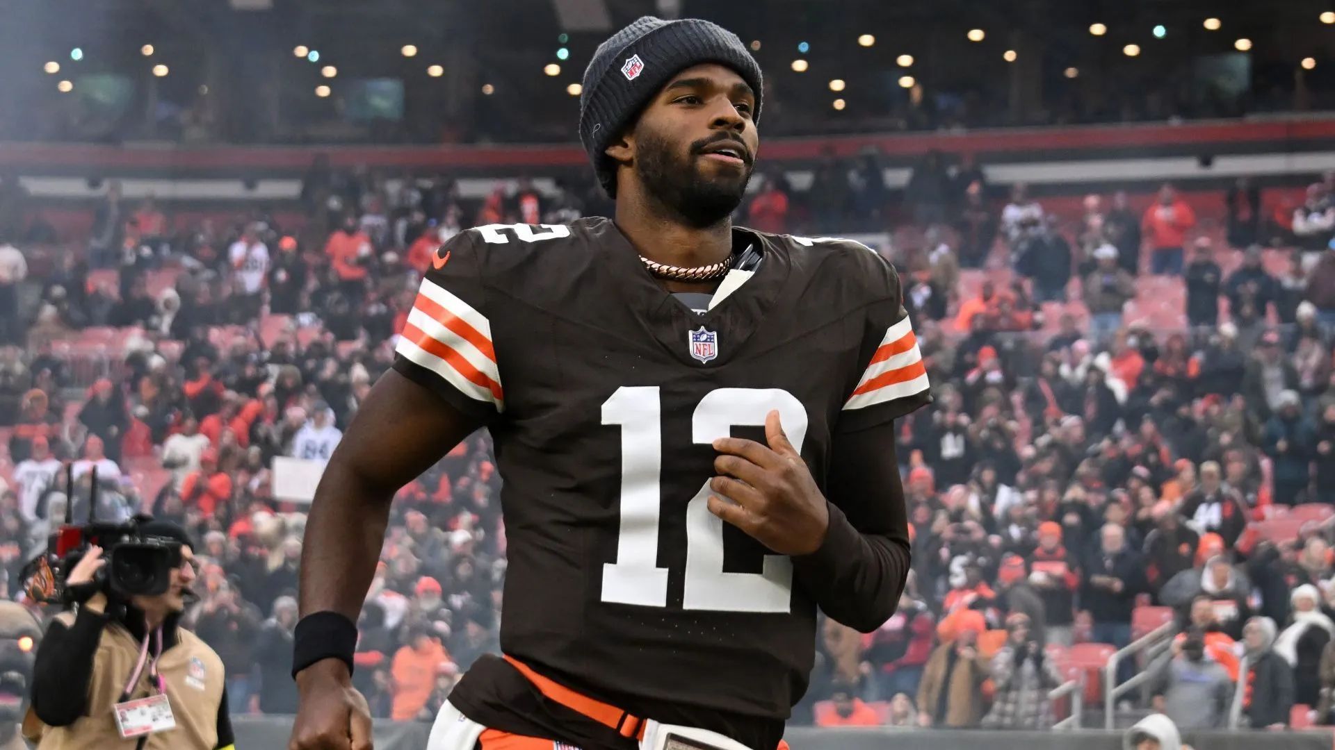 Shedeur Sanders makes NFL debut while his house gets burglarized (Image via Getty)